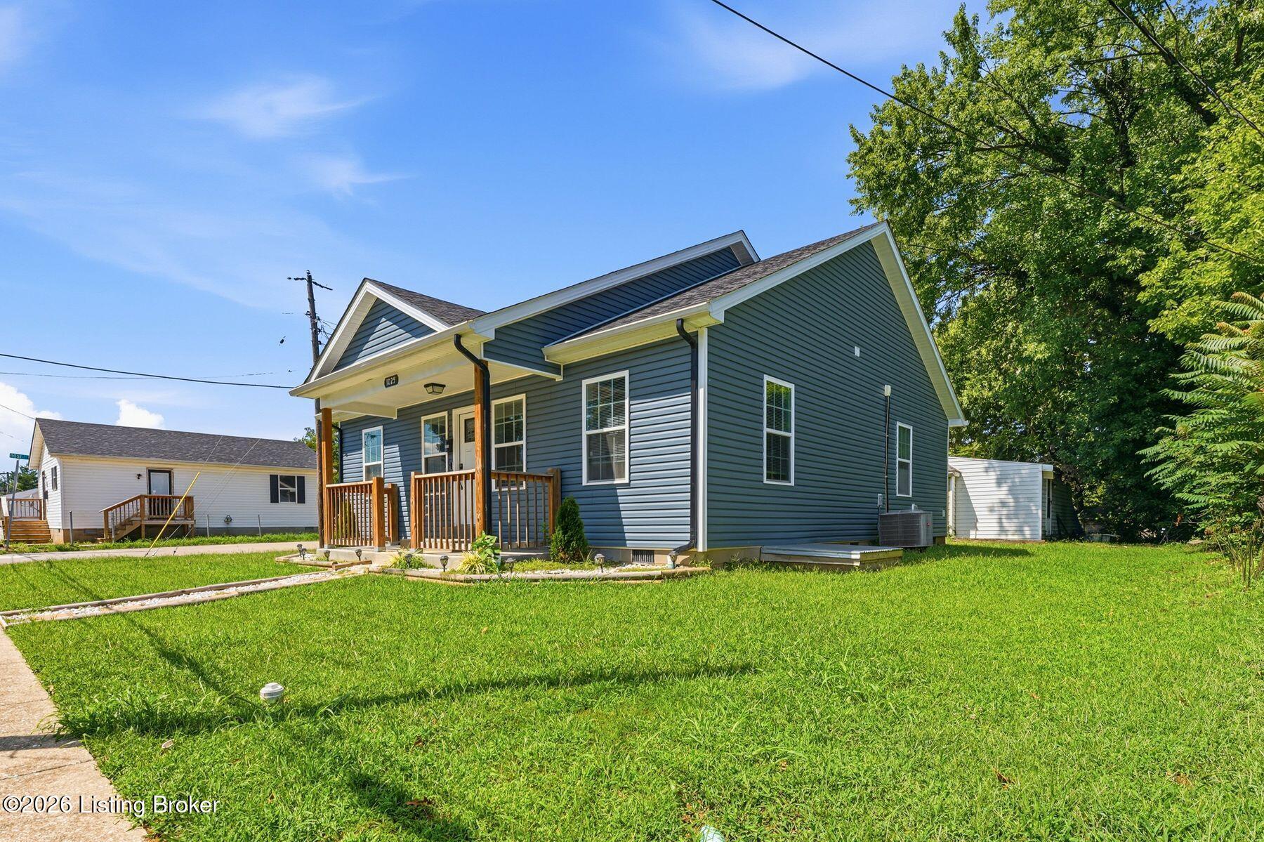1025 High St Property Photo 3