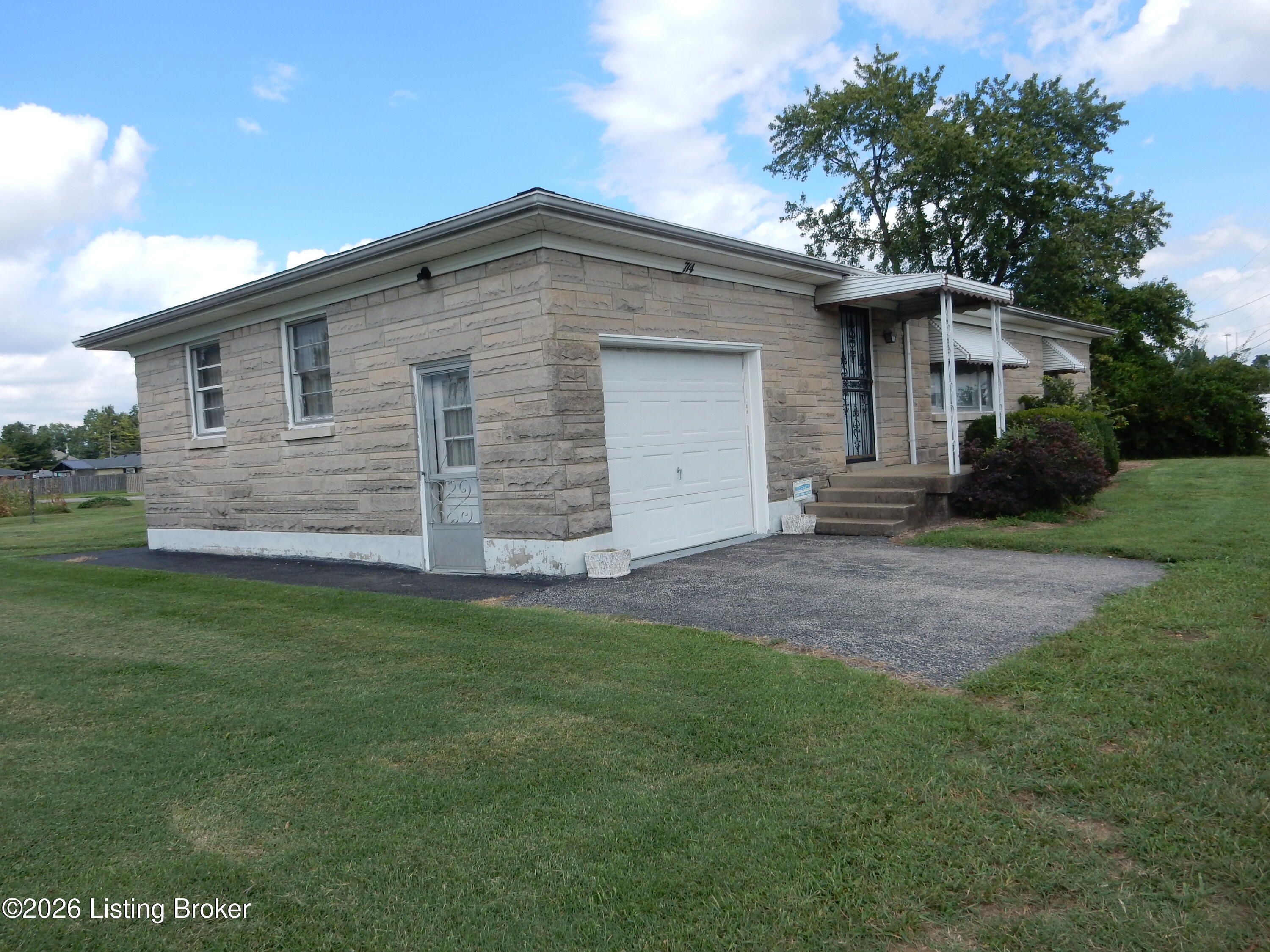 714 Cedar Grove Rd Property Photo 2