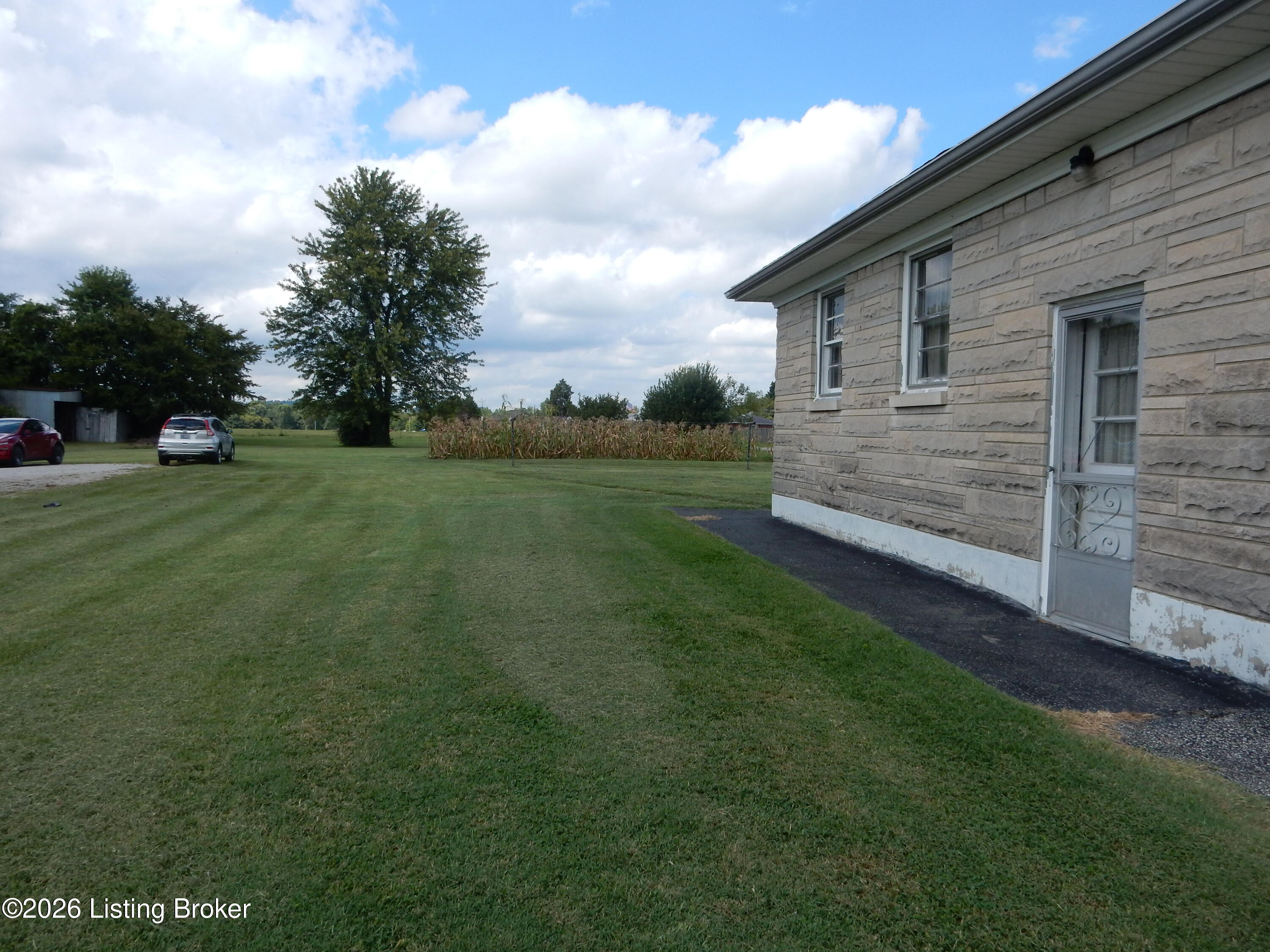 714 Cedar Grove Rd Property Photo 3