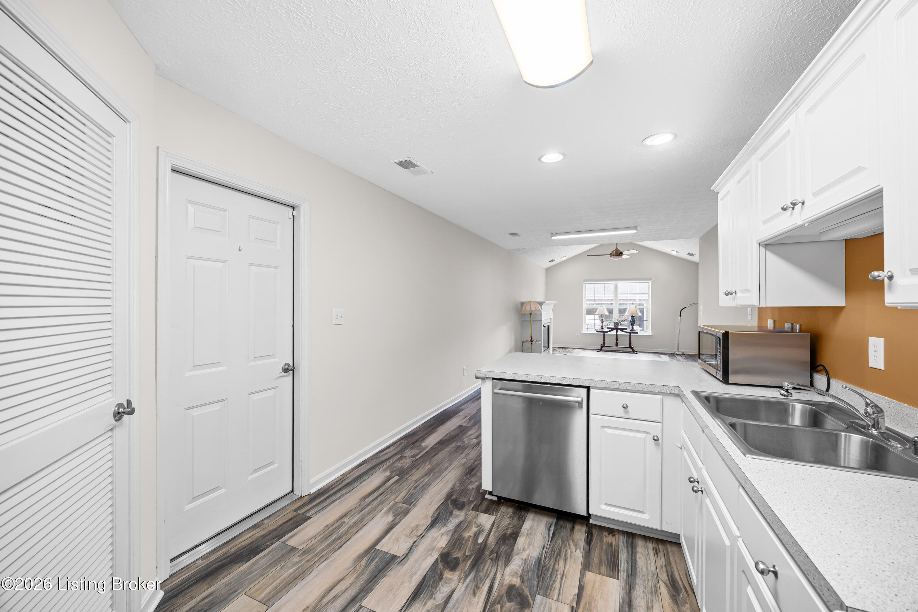 6201 Apple Cider Dr Property Photo 9