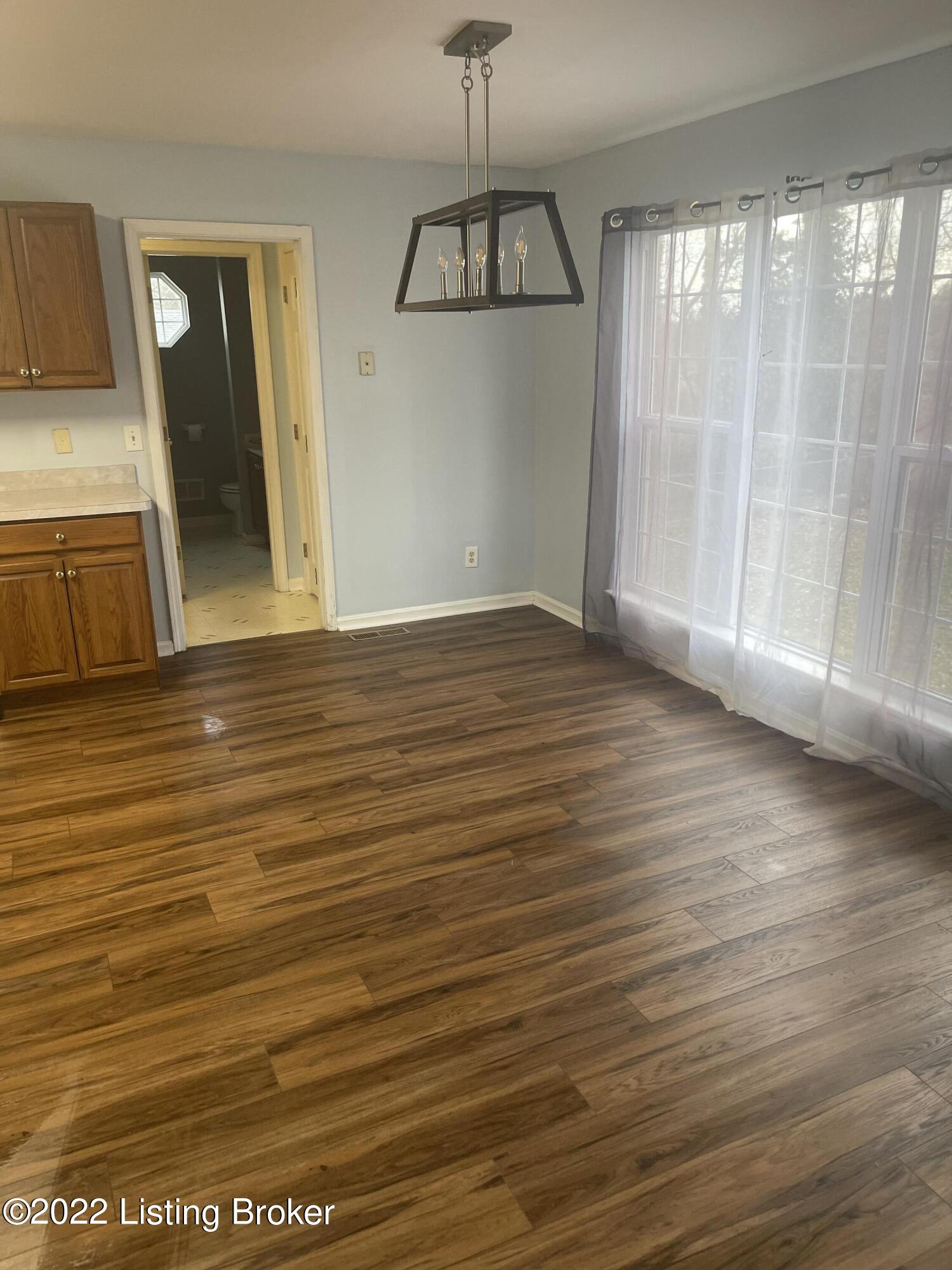 6300 Camden Ct Property Photo 3