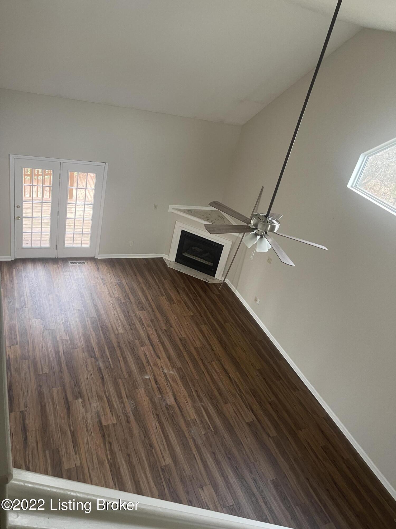 6300 Camden Ct Property Photo 4