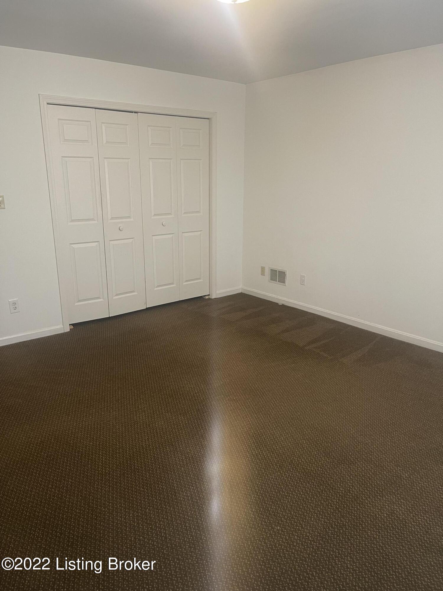 6300 Camden Ct Property Photo 10
