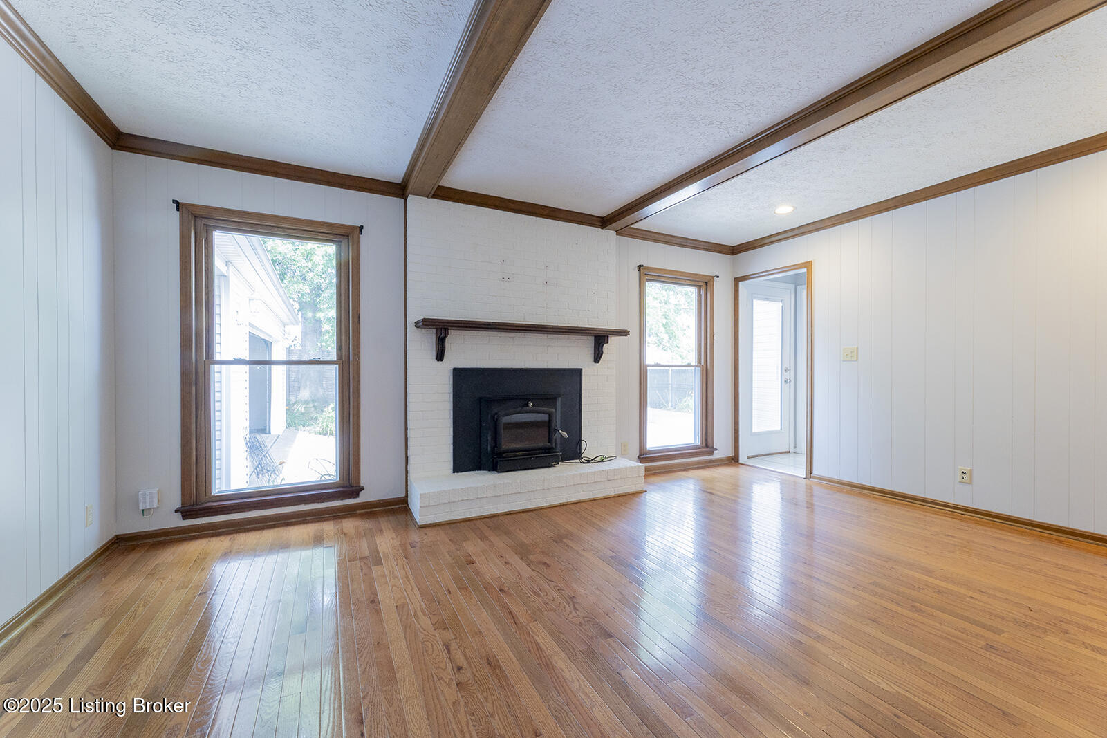 2901 Creekside Dr Property Photo 6