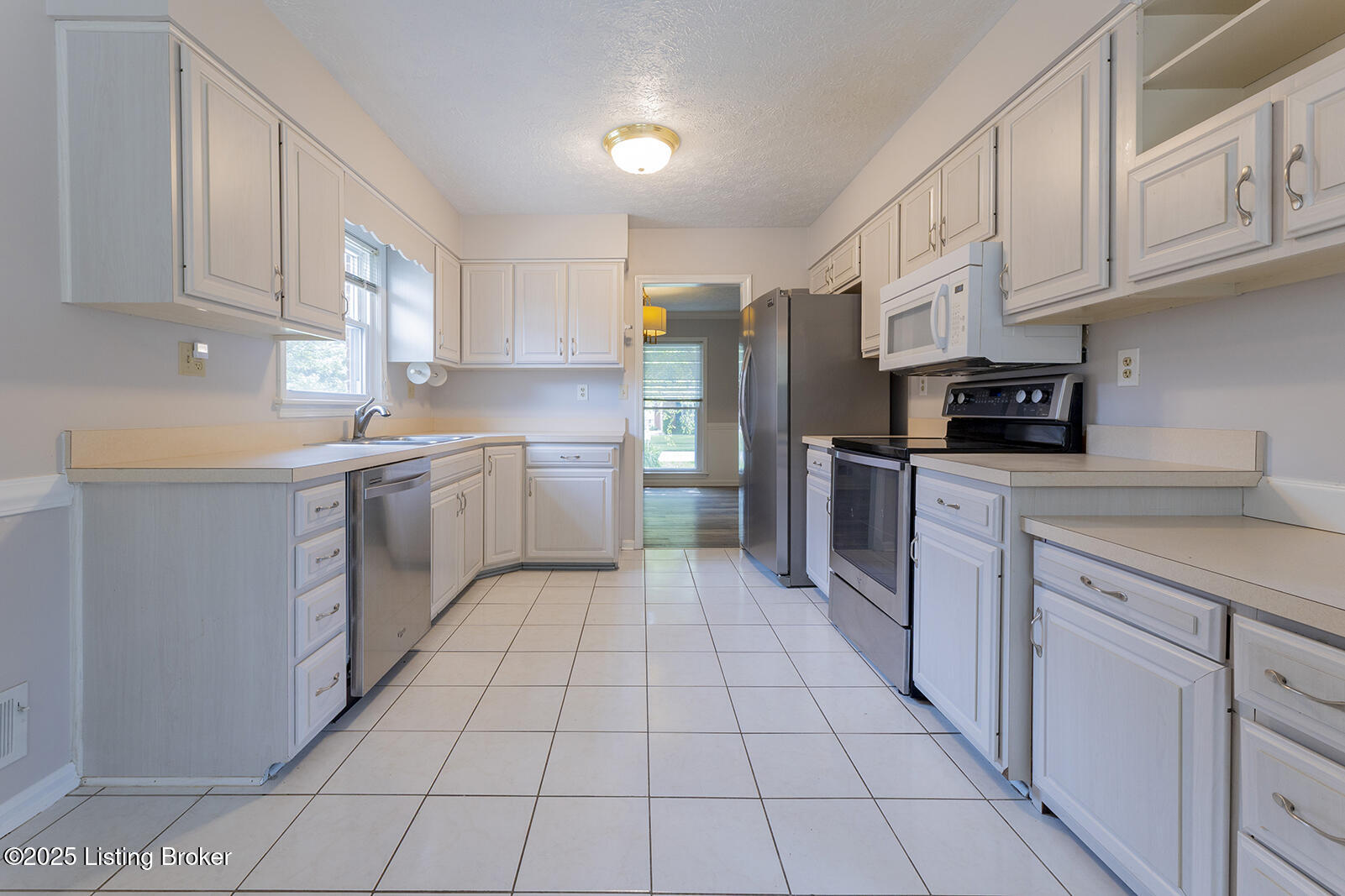 2901 Creekside Dr Property Photo 9