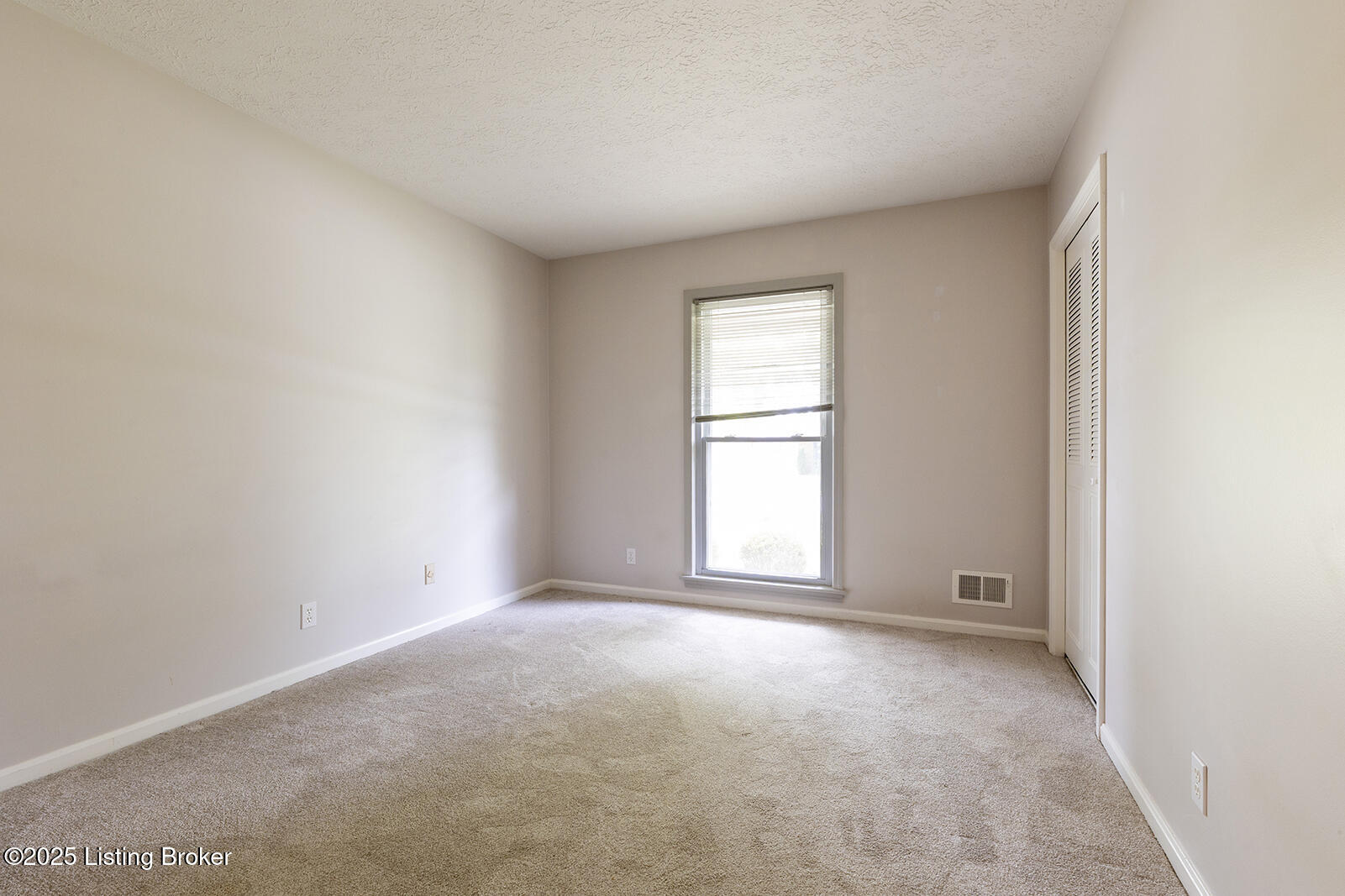 2901 Creekside Dr Property Photo 16