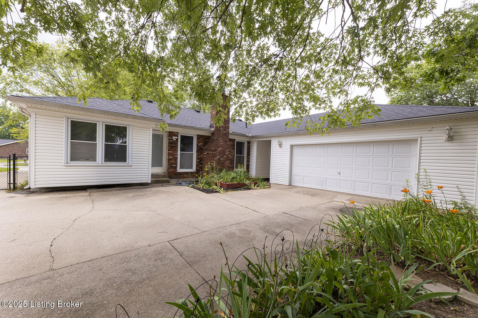 2901 Creekside Dr Property Photo 28