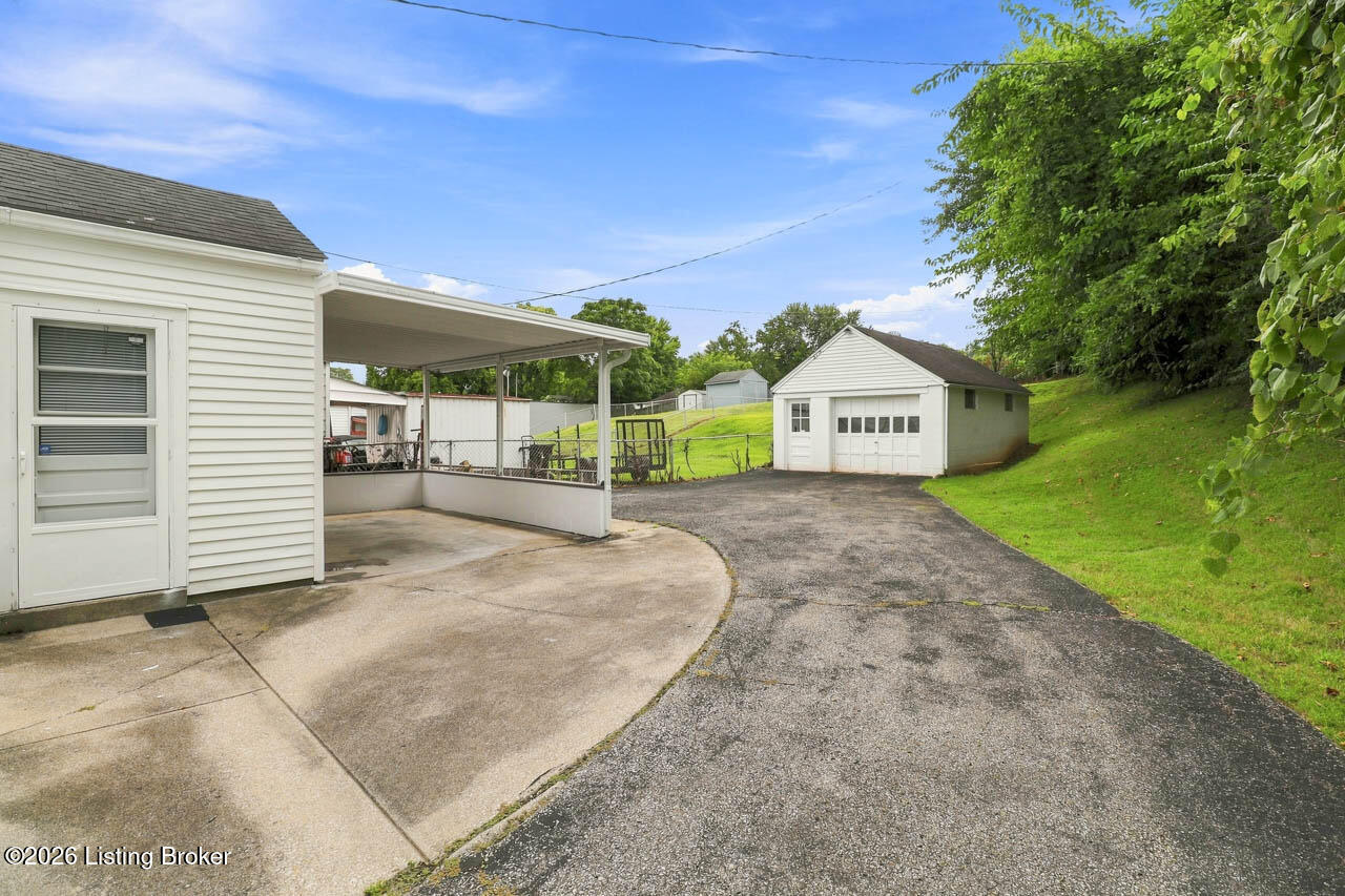 1340 Poplar Level Rd Property Photo 19
