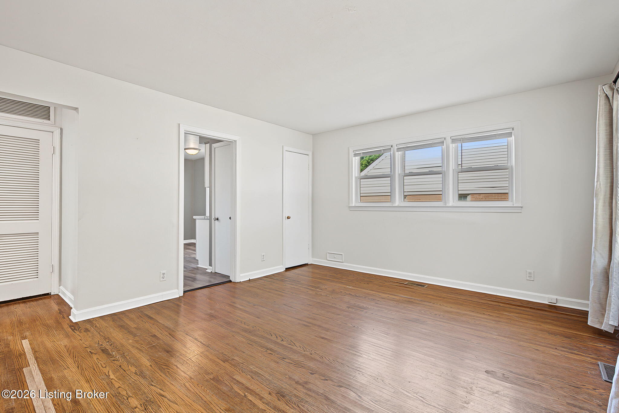 4218 Hillbrook Dr Property Photo 8