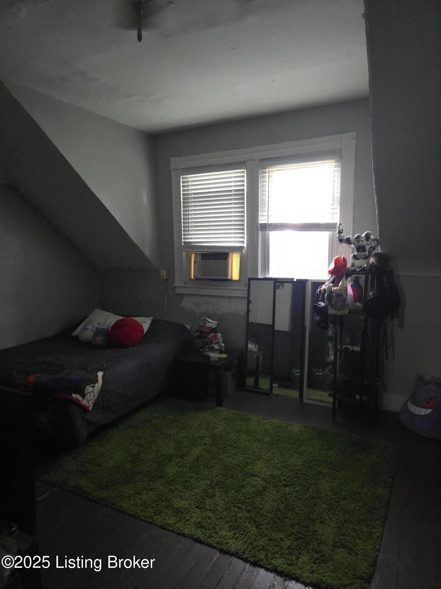 952 S 6th St Property Photo 16