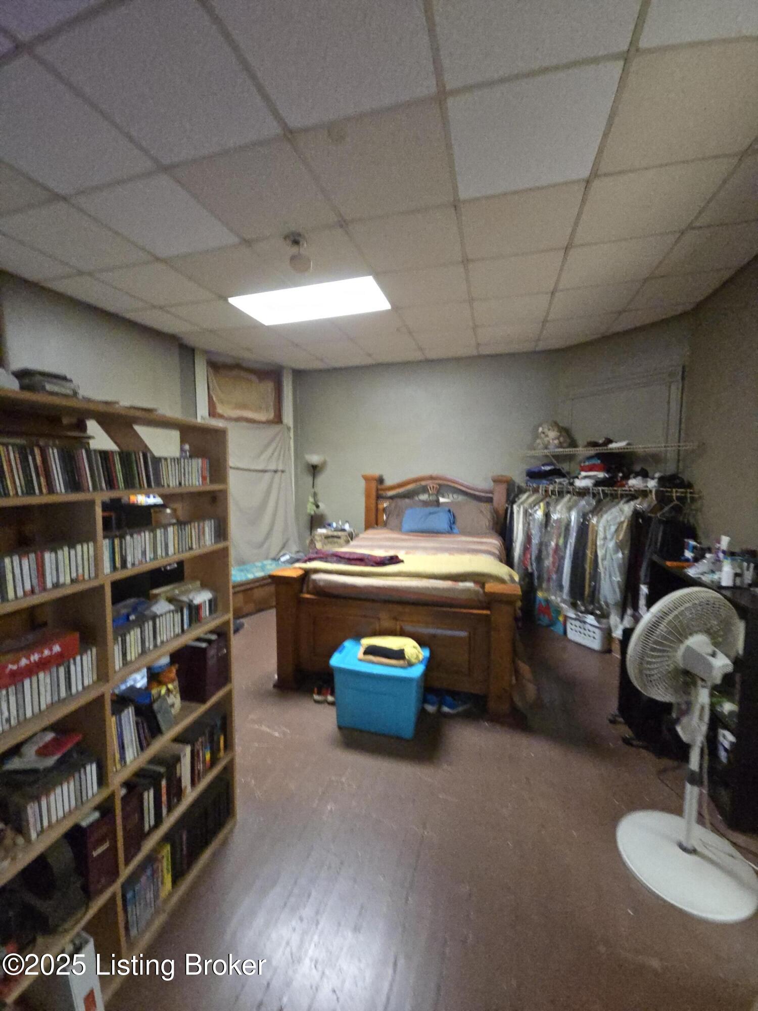 952 S 6th St Property Photo 18