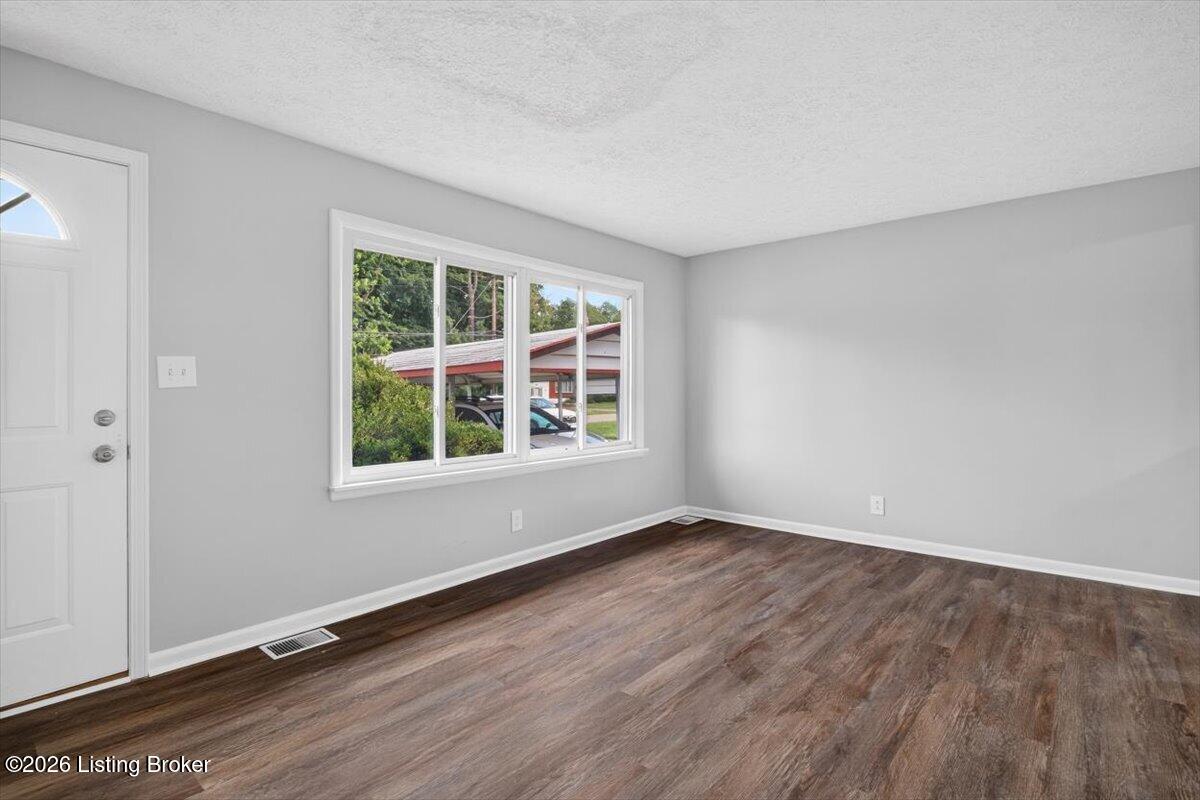 2506 Mercer Ave Property Photo 3