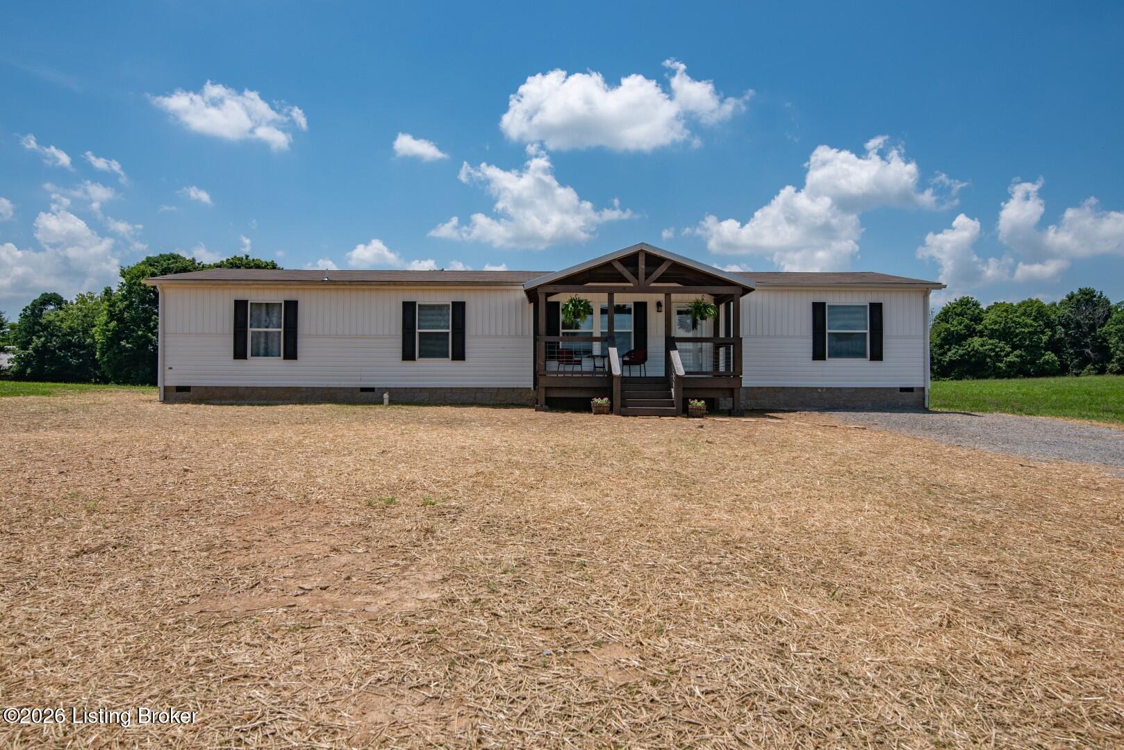195 Chaney Pike Property Photo 2
