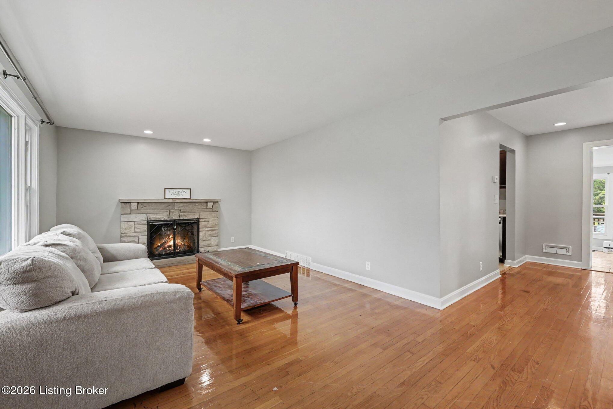 9913 Vega Ln Property Photo 4