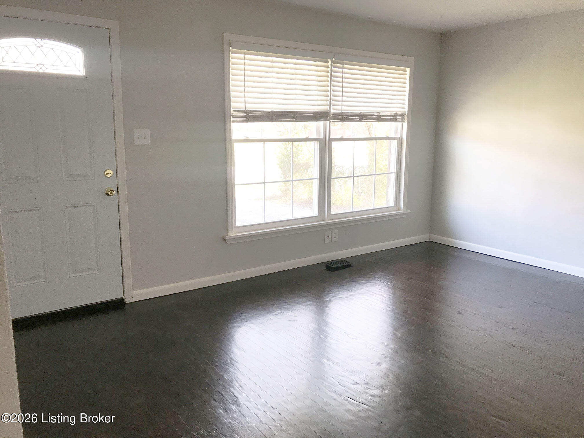 5208 Regent Way Property Photo 8
