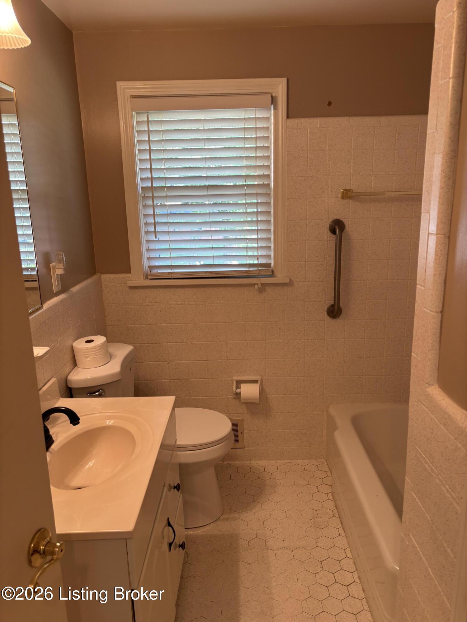 8001 Daffodil Dr Property Photo 14