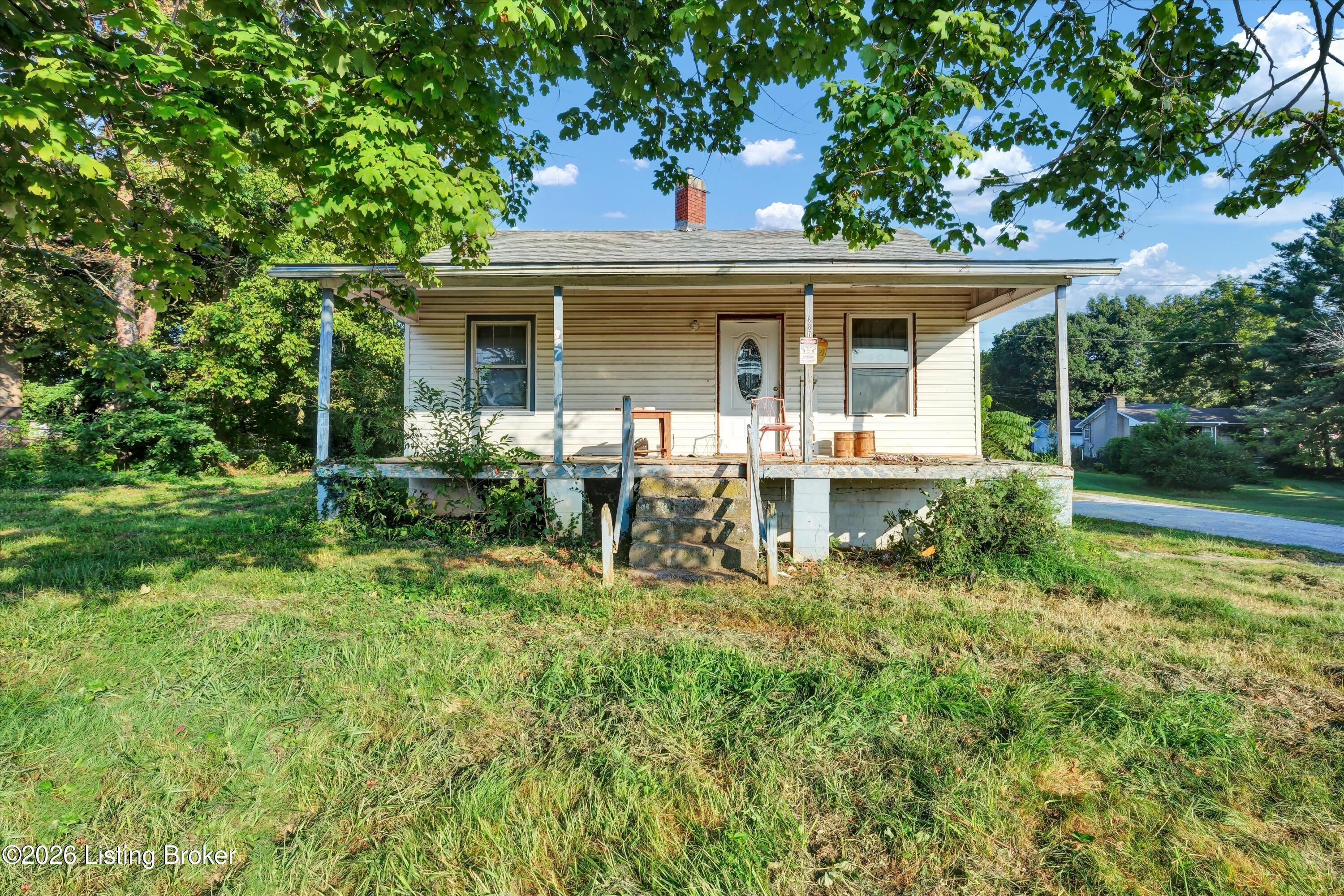 887 W Elm Rd Property Photo 2