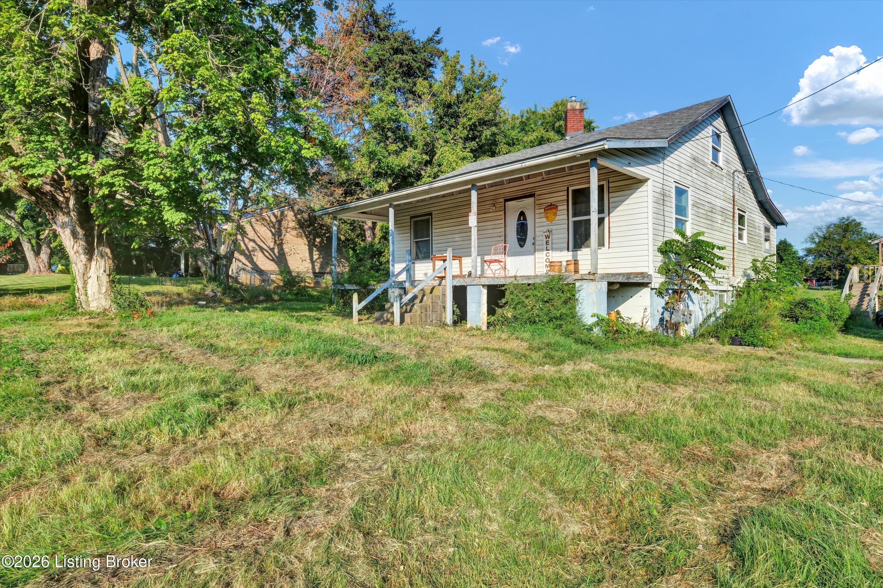 887 W Elm Rd Property Photo 3