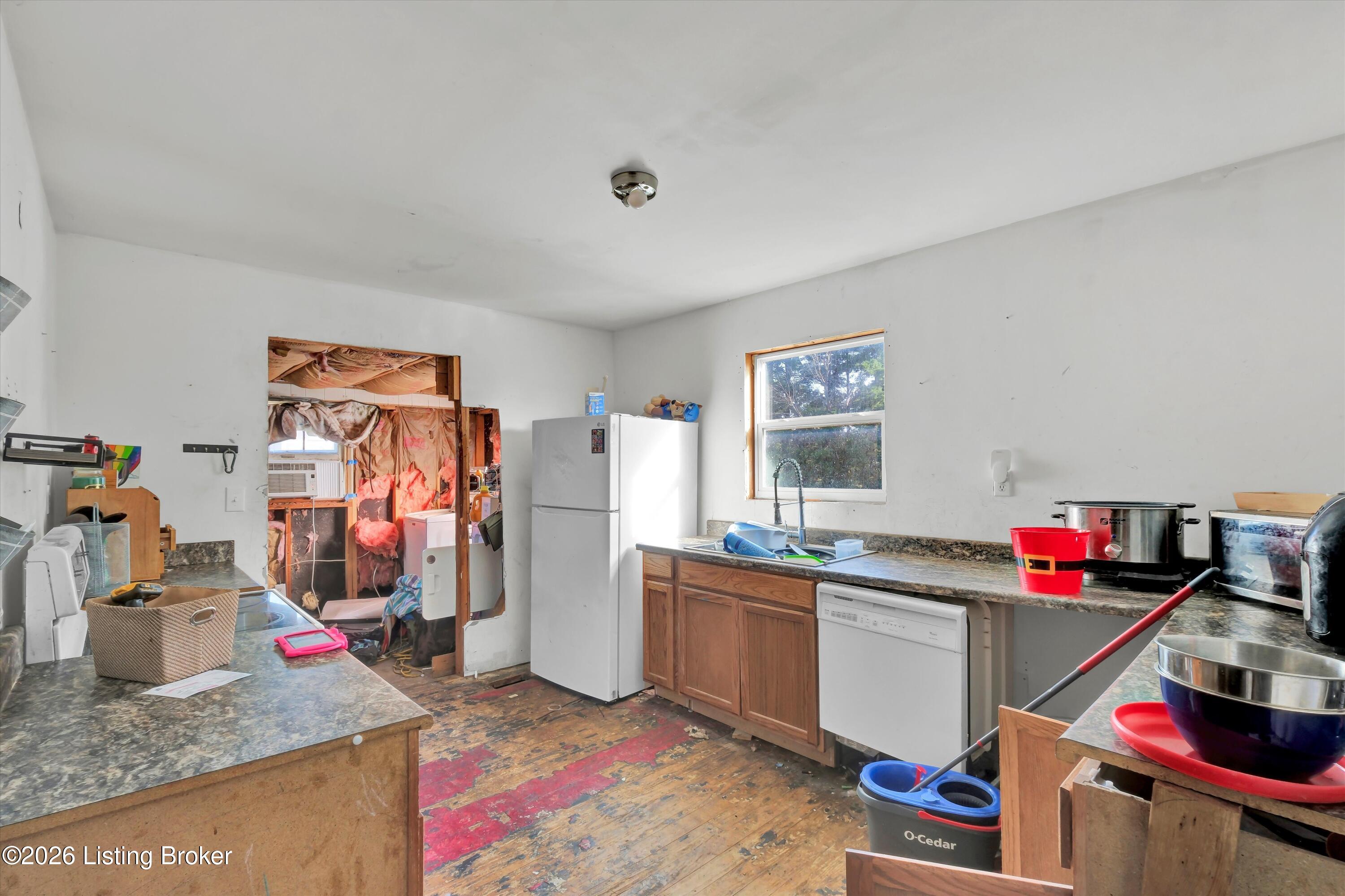 887 W Elm Rd Property Photo 33