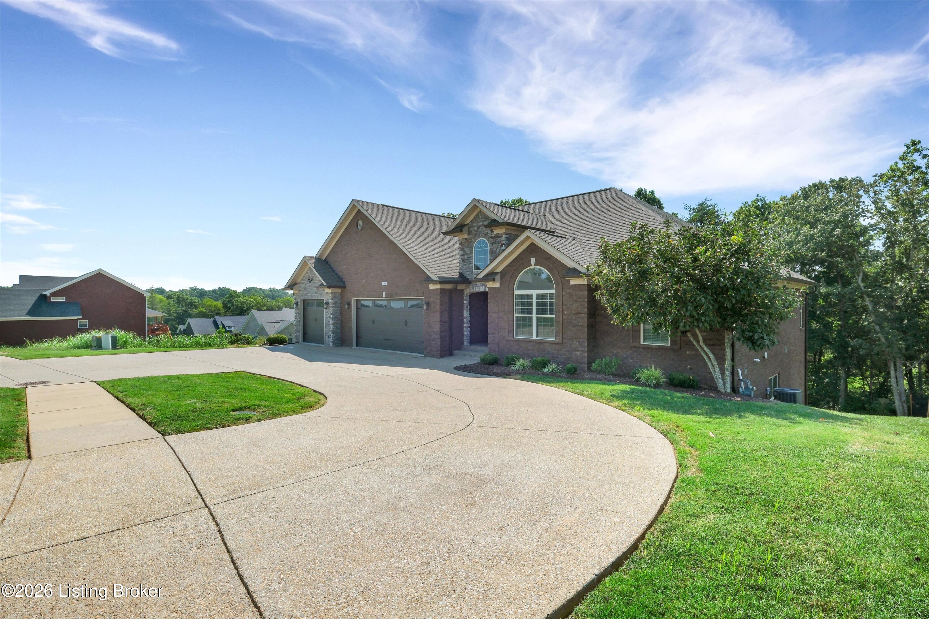 564 Bluff's Edge Dr Property Photo 4