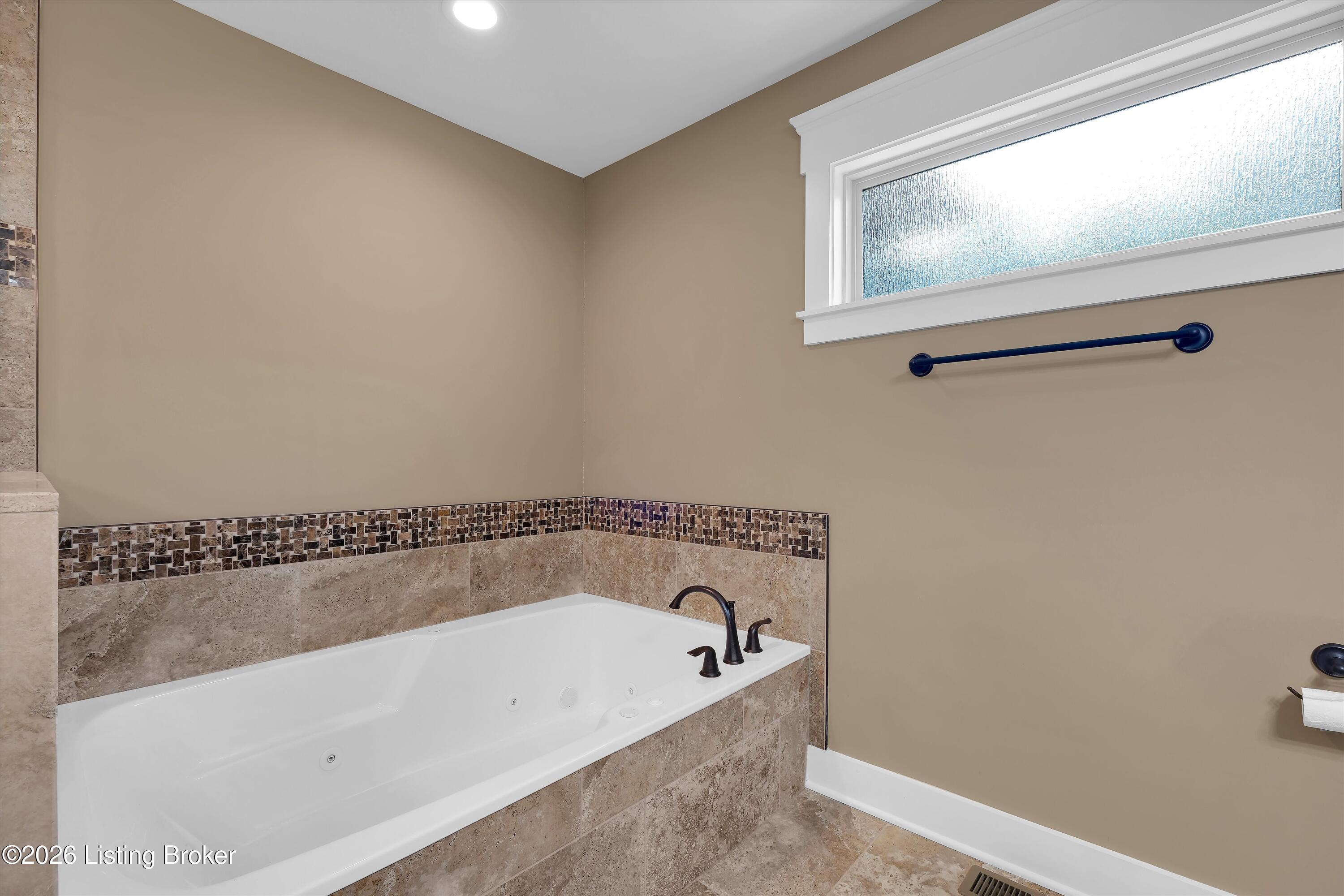 564 Bluff's Edge Dr Property Photo 32
