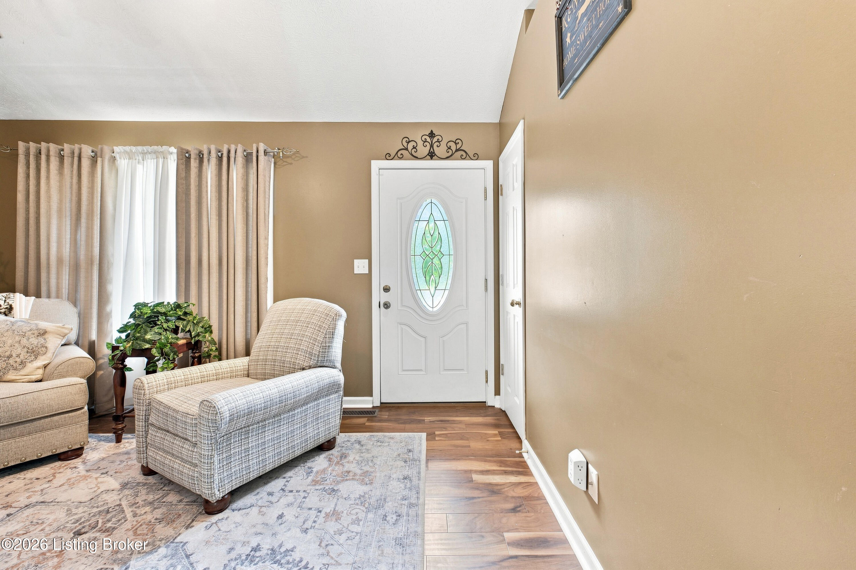 11704 Reality Trail Property Photo 4