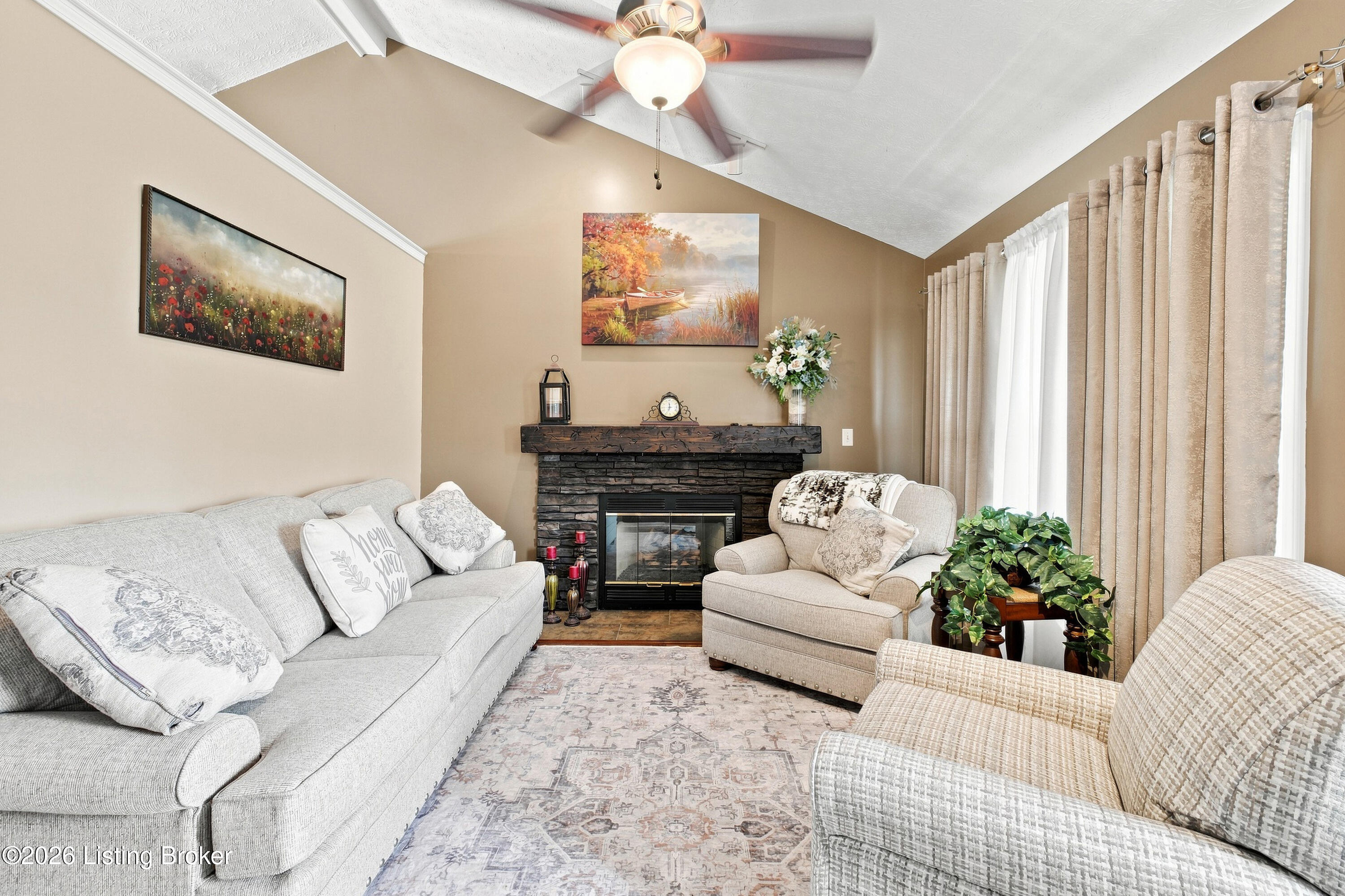 11704 Reality Trail Property Photo 7