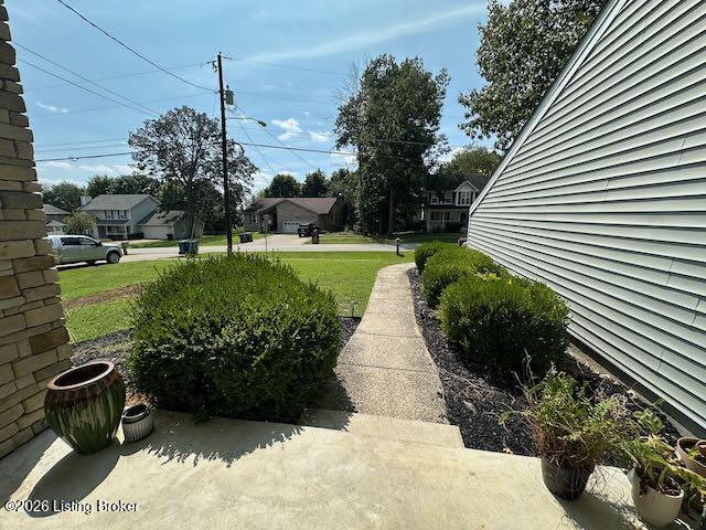 1807 Oriole Dr Property Photo 3
