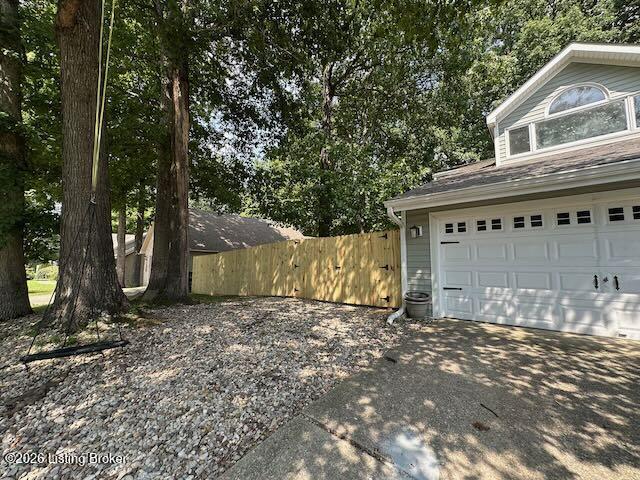 1807 Oriole Dr Property Photo 4