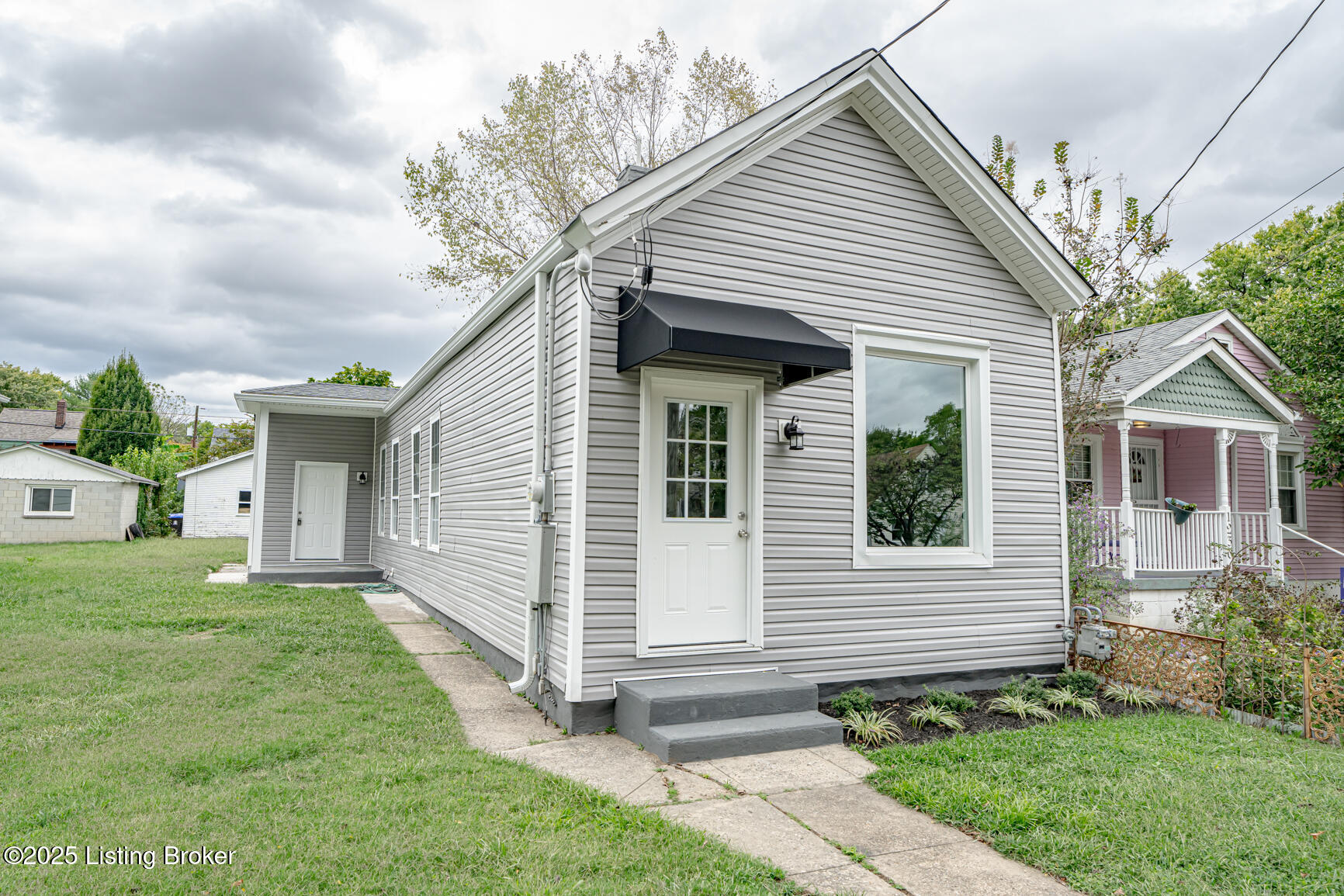 1246 Schiller Ave