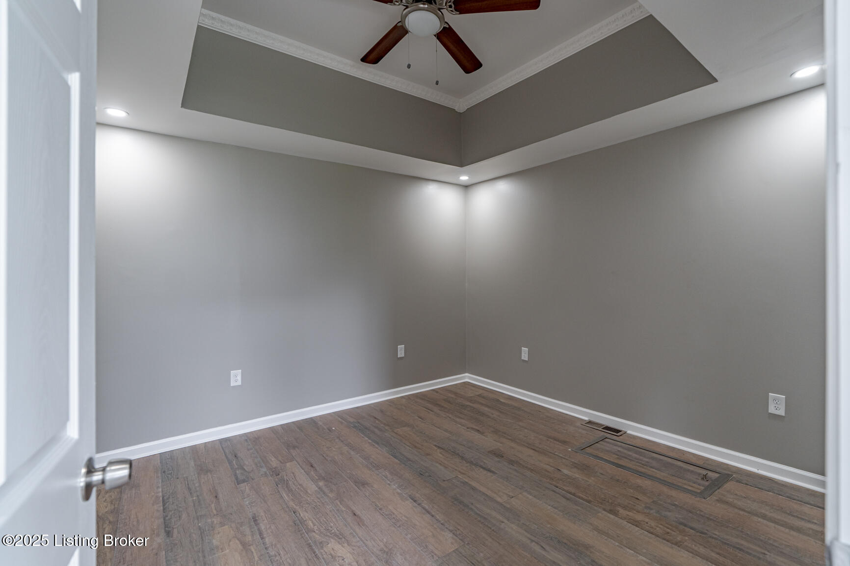 1246 Schiller Ave Property Photo 11