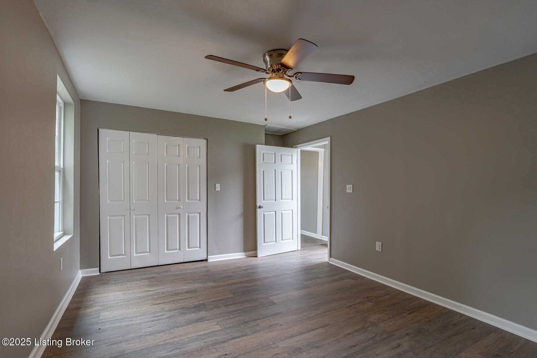 1246 Schiller Ave Property Photo 14