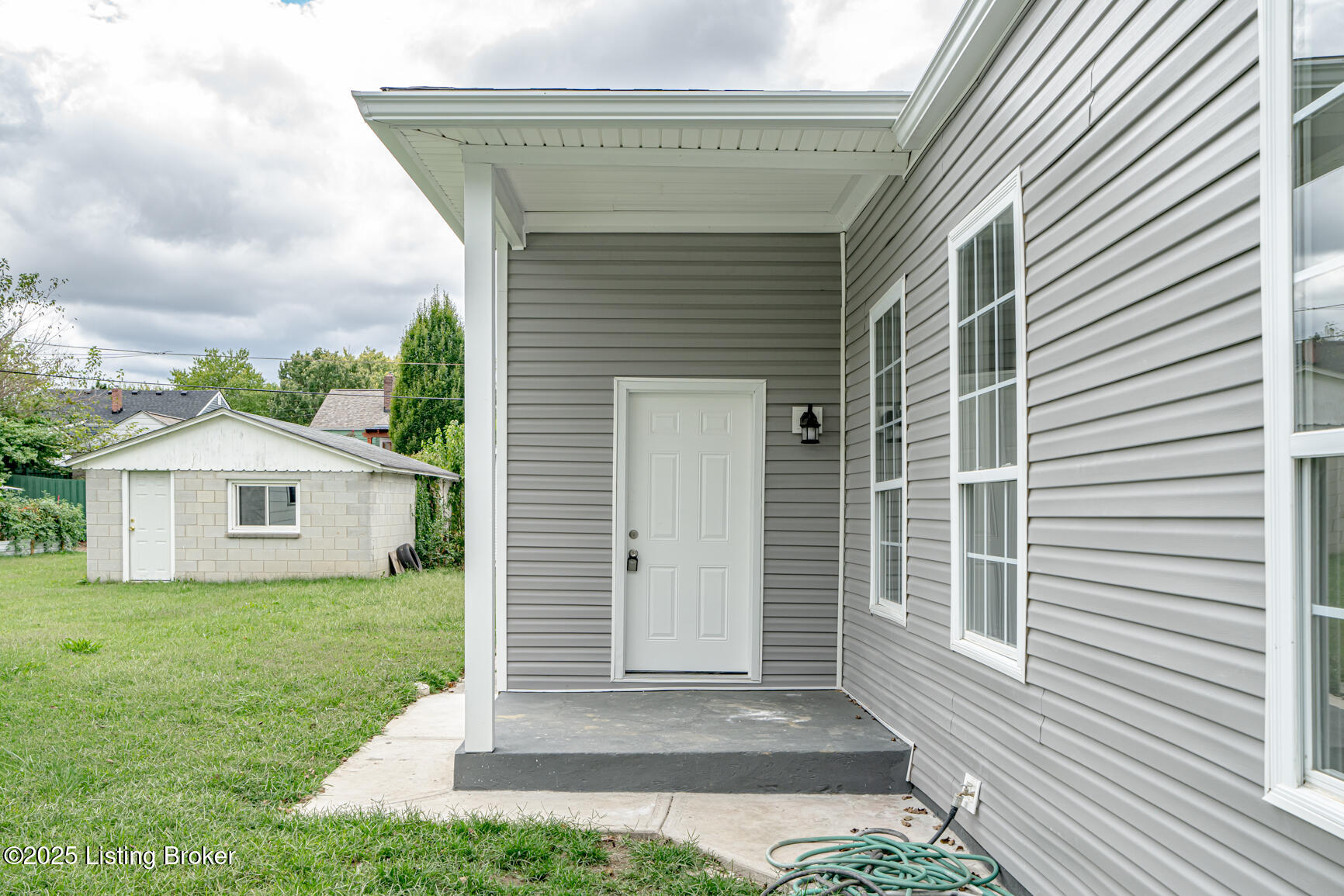1246 Schiller Ave Property Photo 18