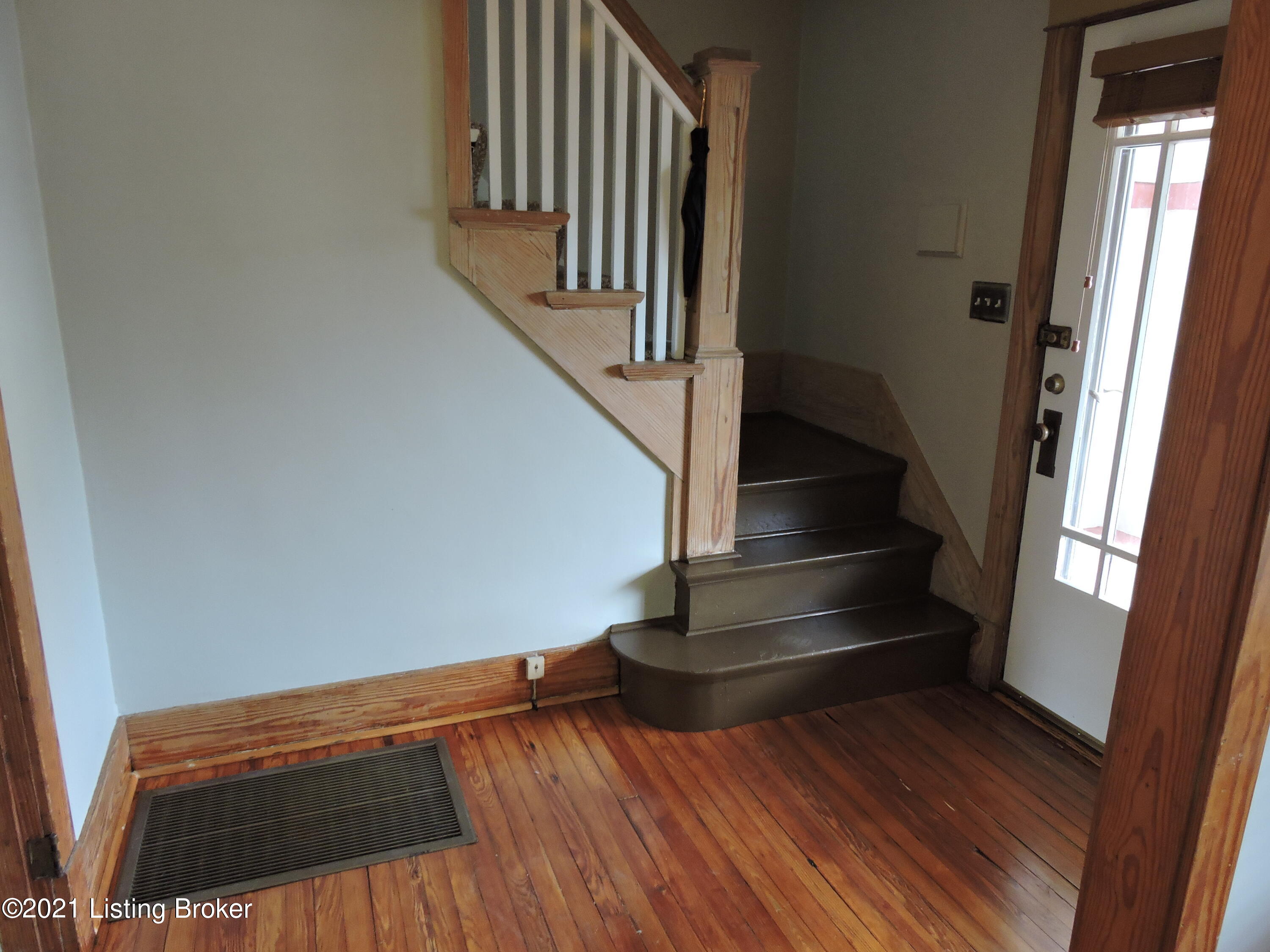 670 N Barbee Way Property Photo 8