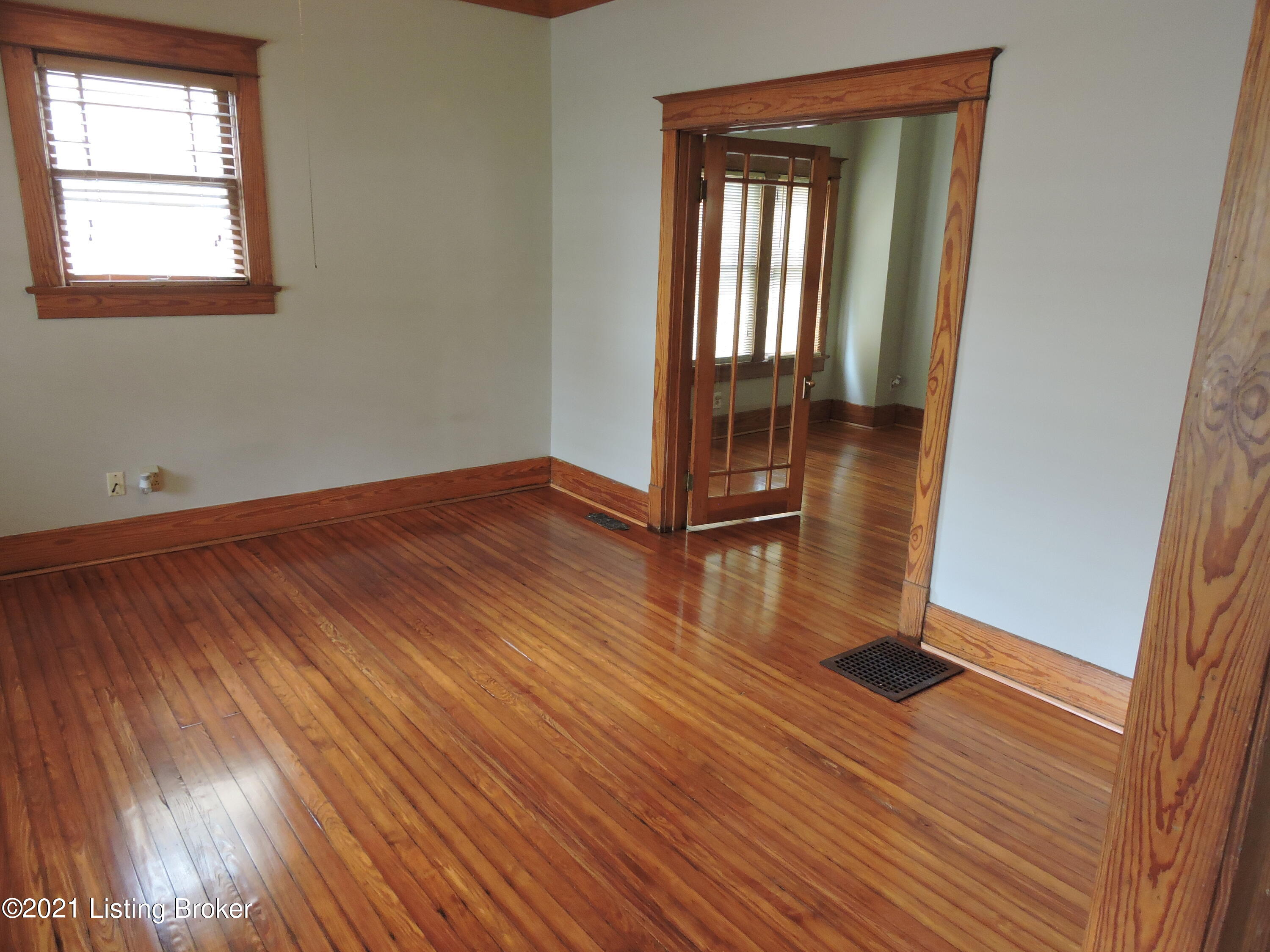 670 N Barbee Way Property Photo 9