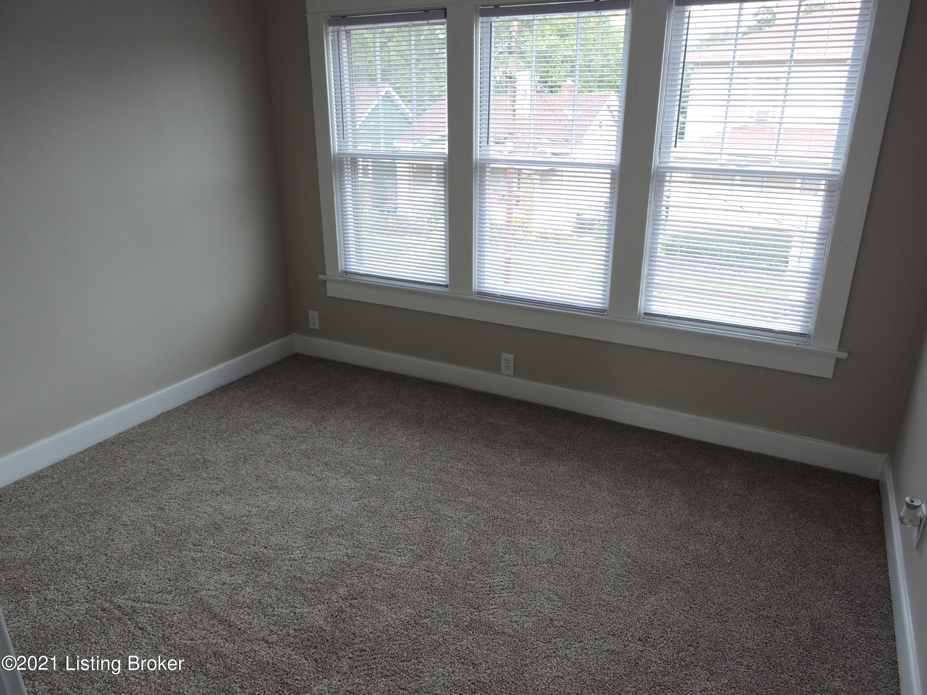 670 N Barbee Way Property Photo 35