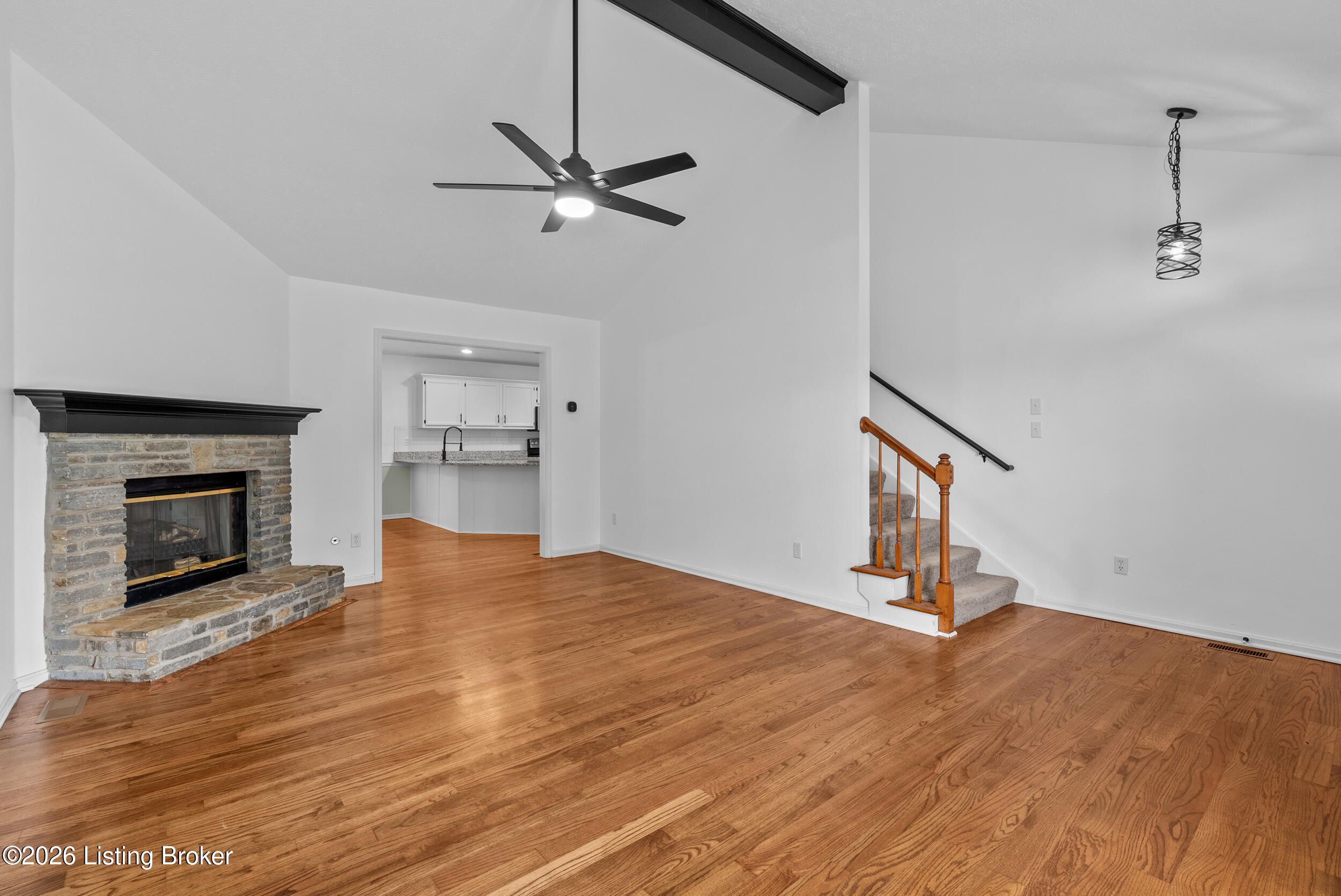4703 Oak Pointe Dr Property Photo 4