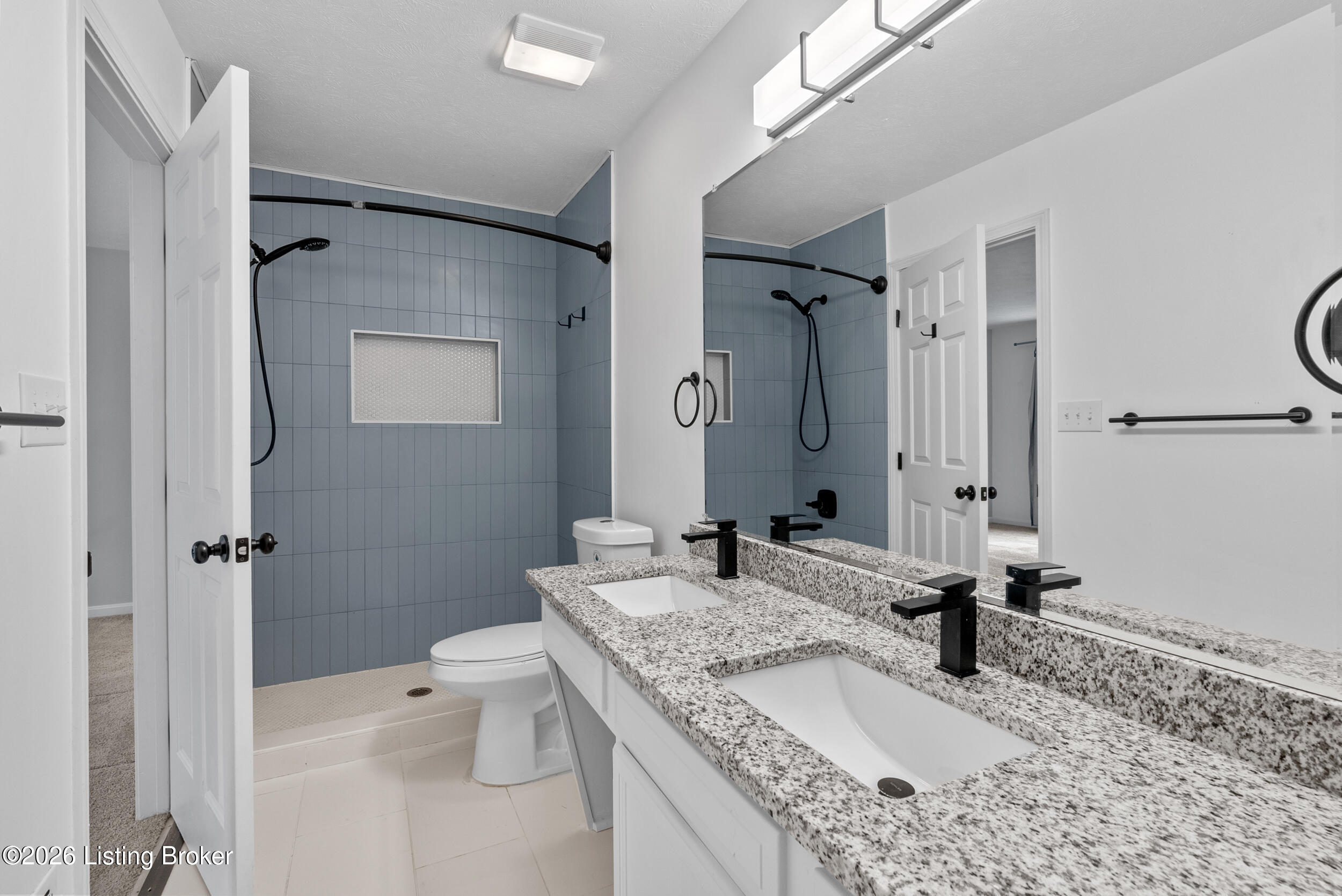 4703 Oak Pointe Dr Property Photo 24