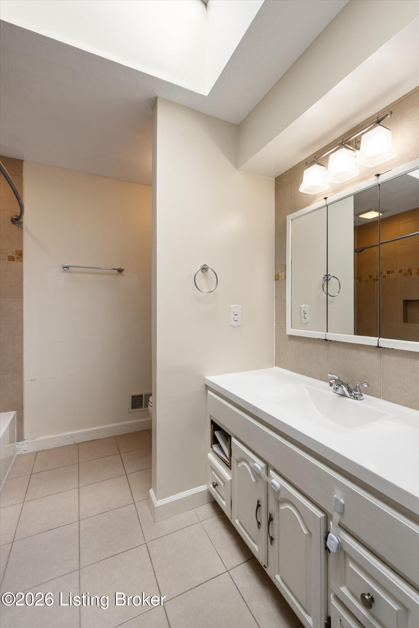 15005 Bircham Rd Property Photo 28