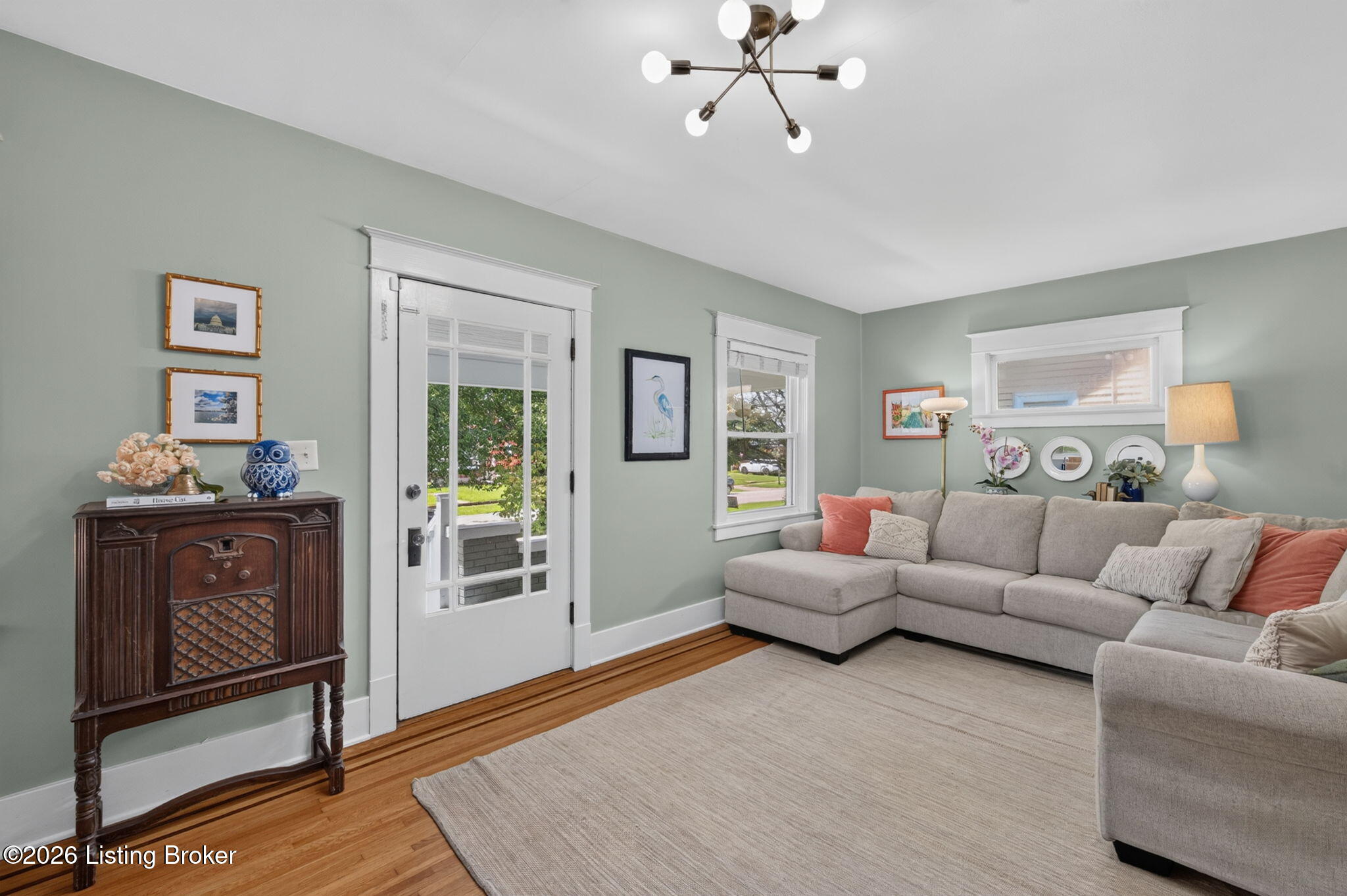 123 Oxford Pl Property Photo 8