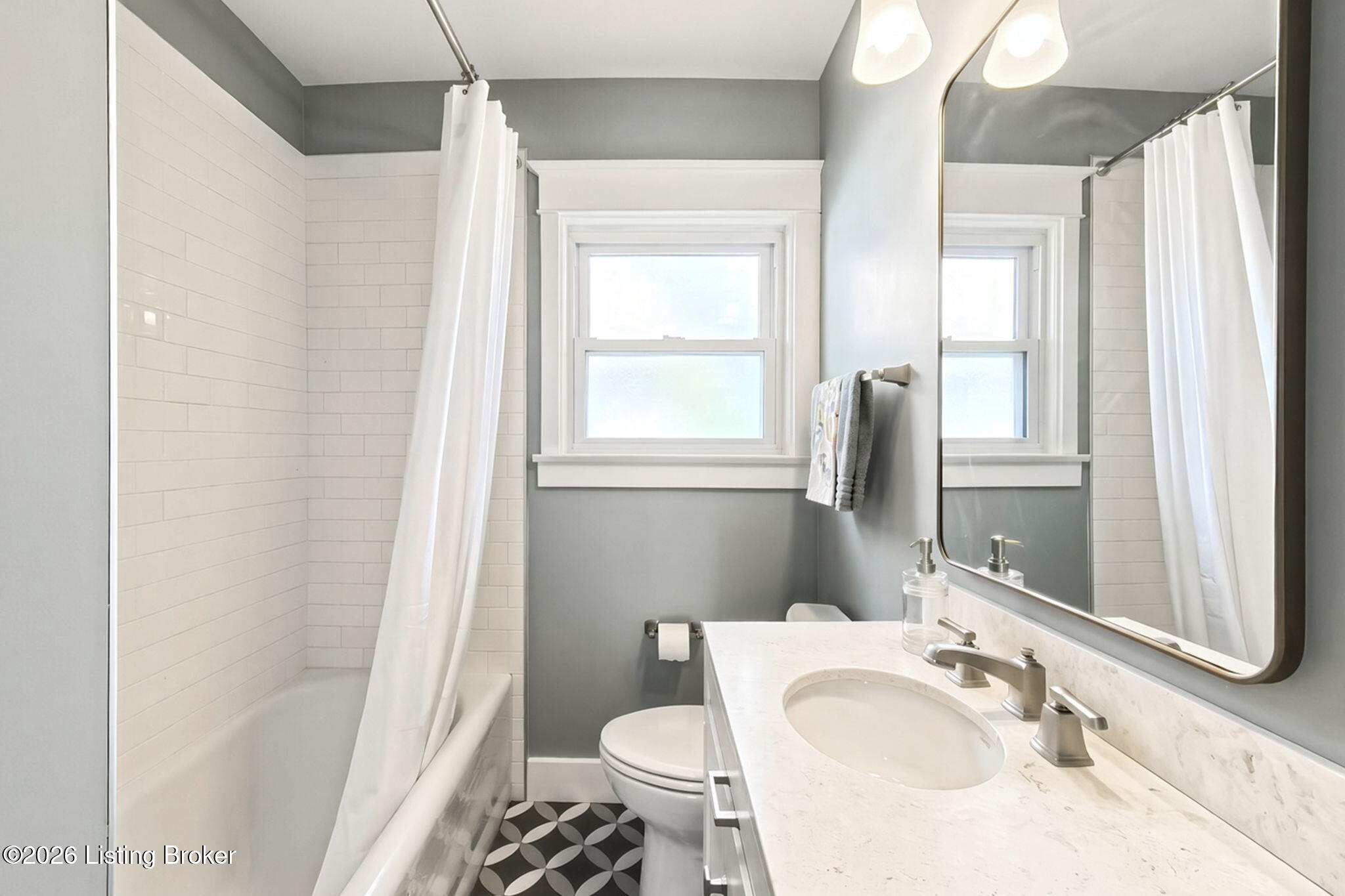 123 Oxford Pl Property Photo 23