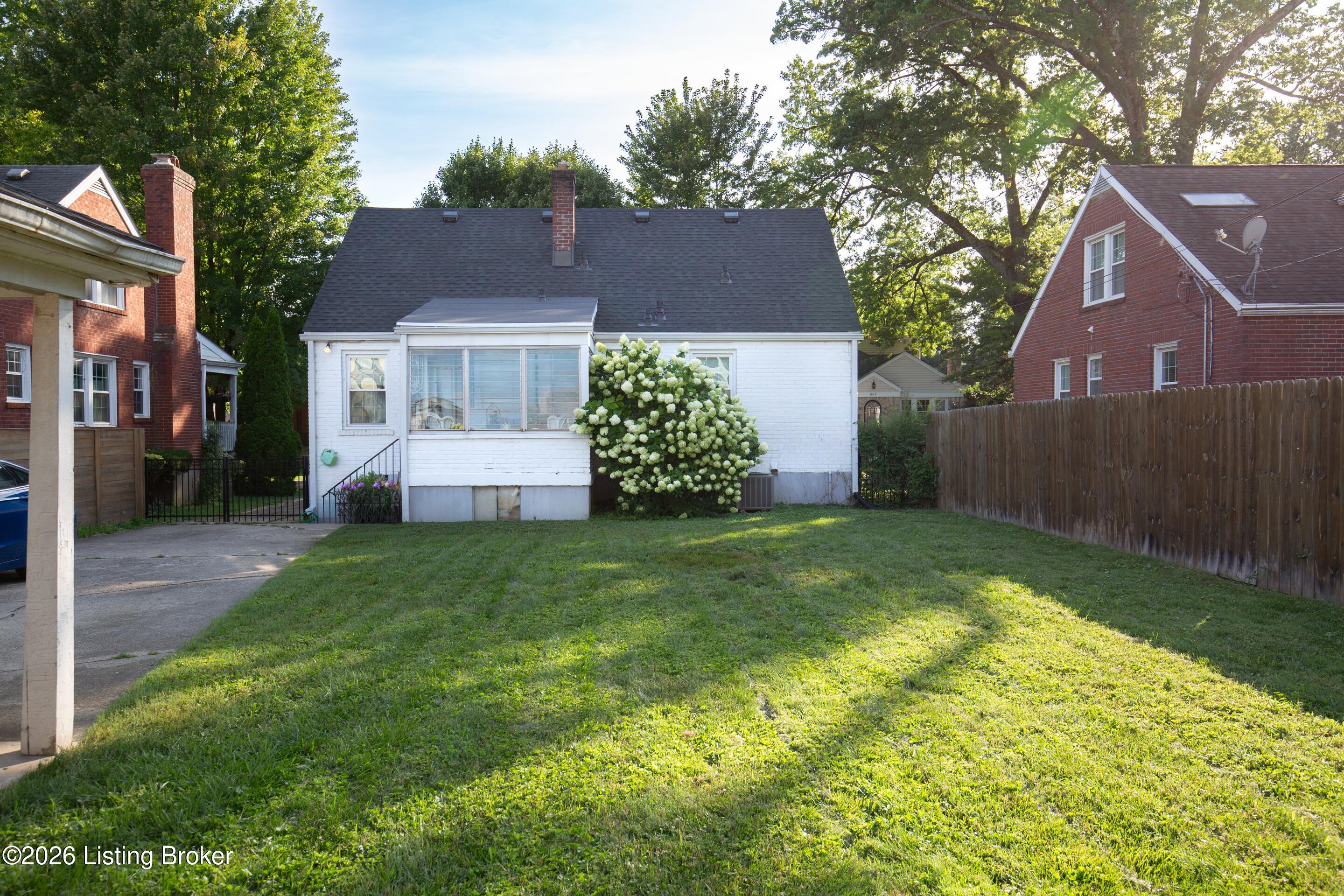 609 Wallace Ave Property Photo 4
