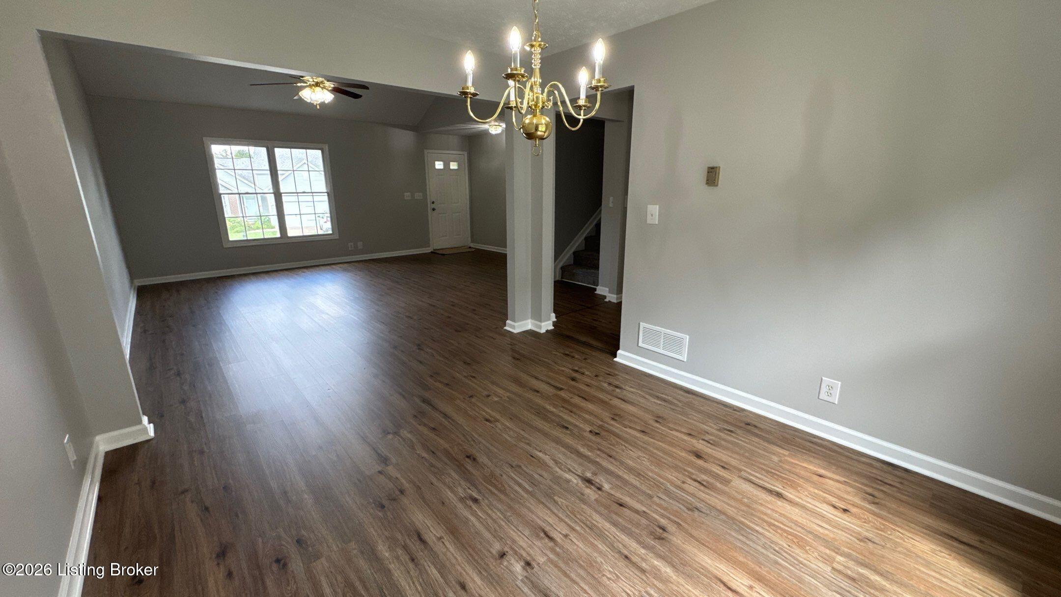 7421 Spring Run Dr Property Photo 2
