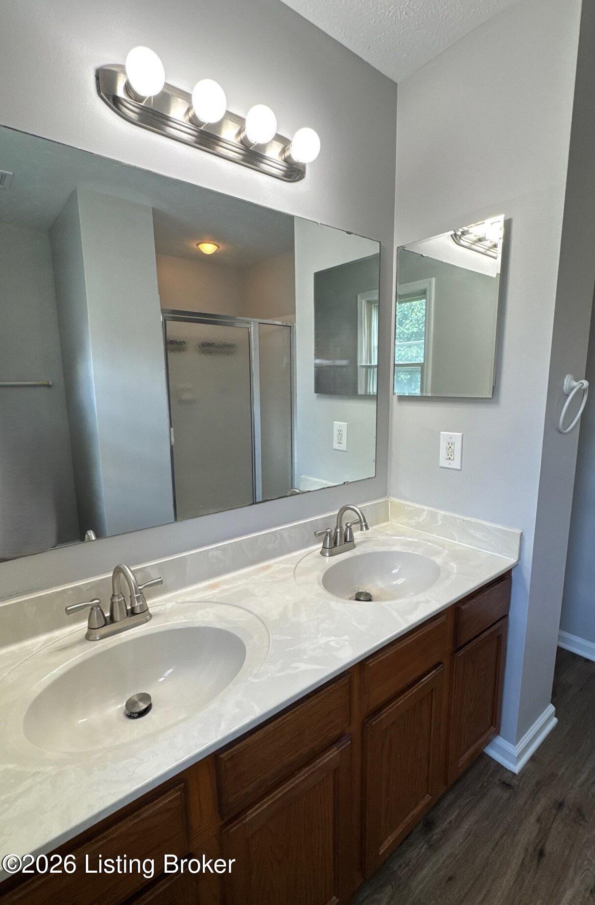 7421 Spring Run Dr Property Photo 15