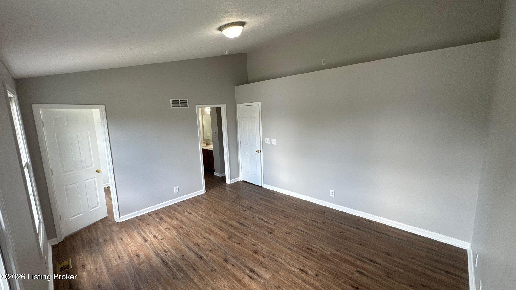 7421 Spring Run Dr Property Photo 23