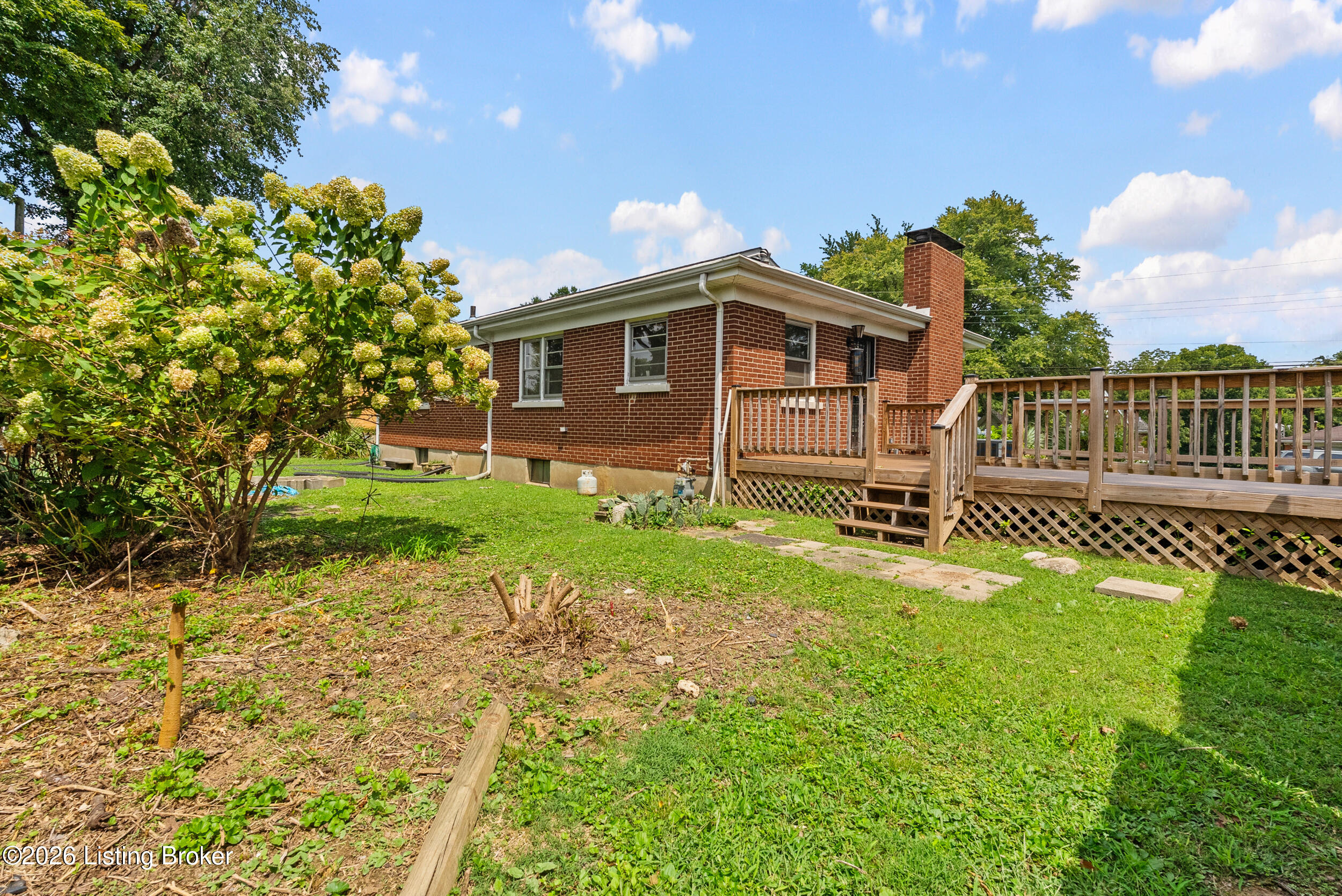 8201 Denise Dr Property Photo 5