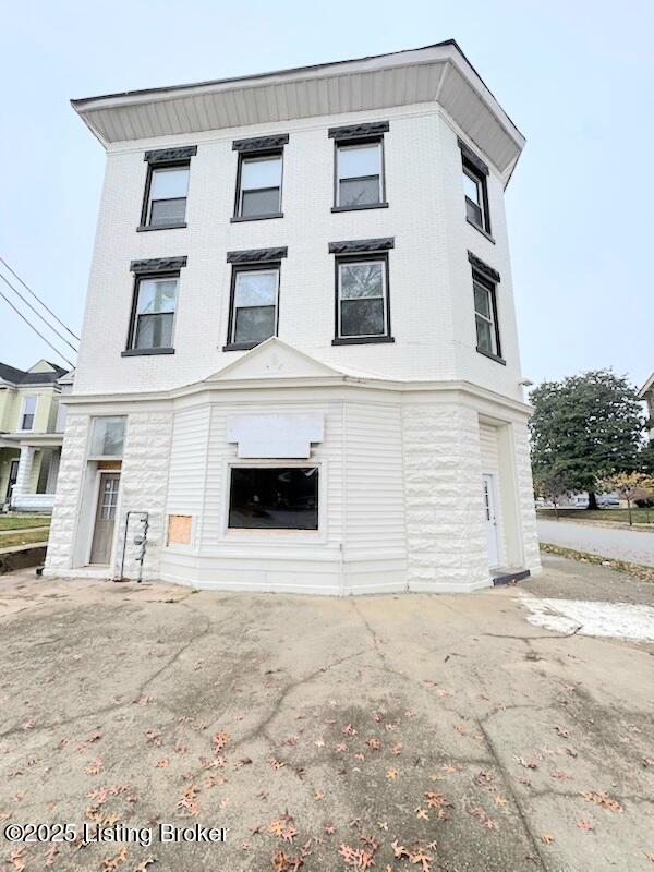 3000 S 3rd St Property Photo 1
