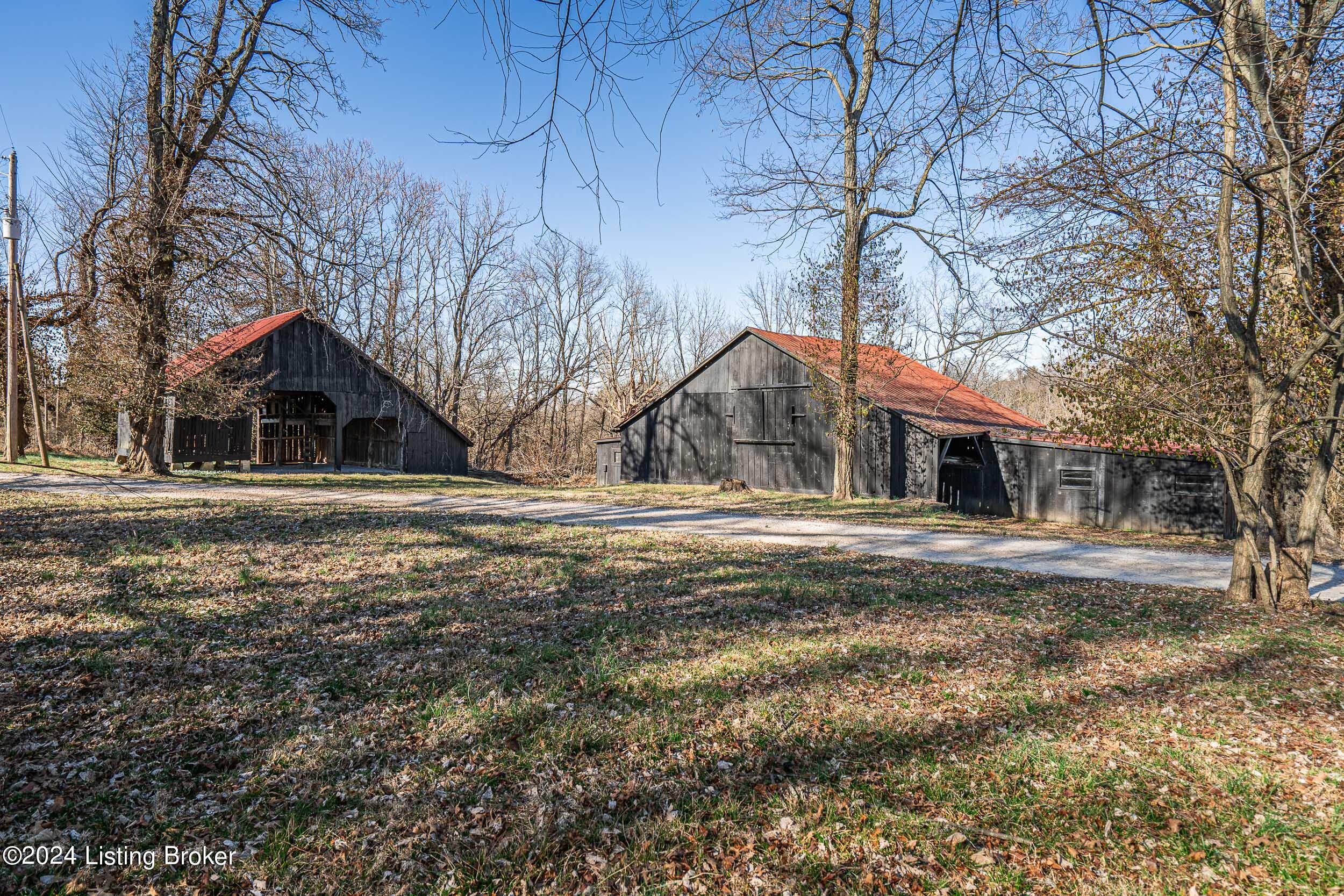 8221 Wolf Pen Branch Rd Property Photo 29
