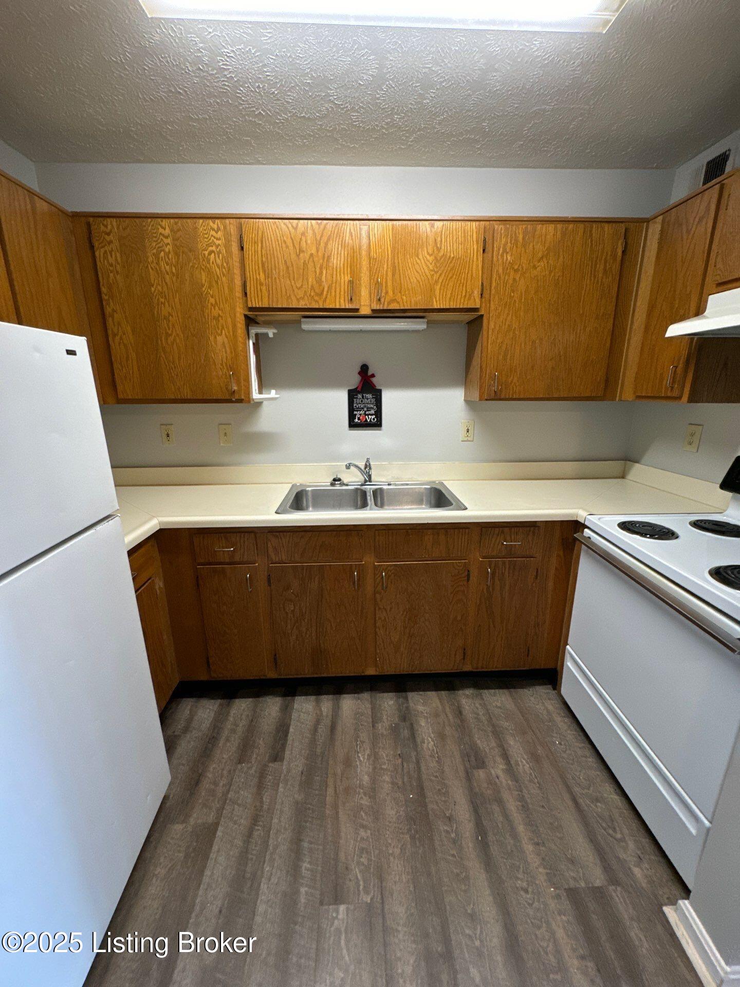 4109 Blue Lick Ct 6 Property Photo 4