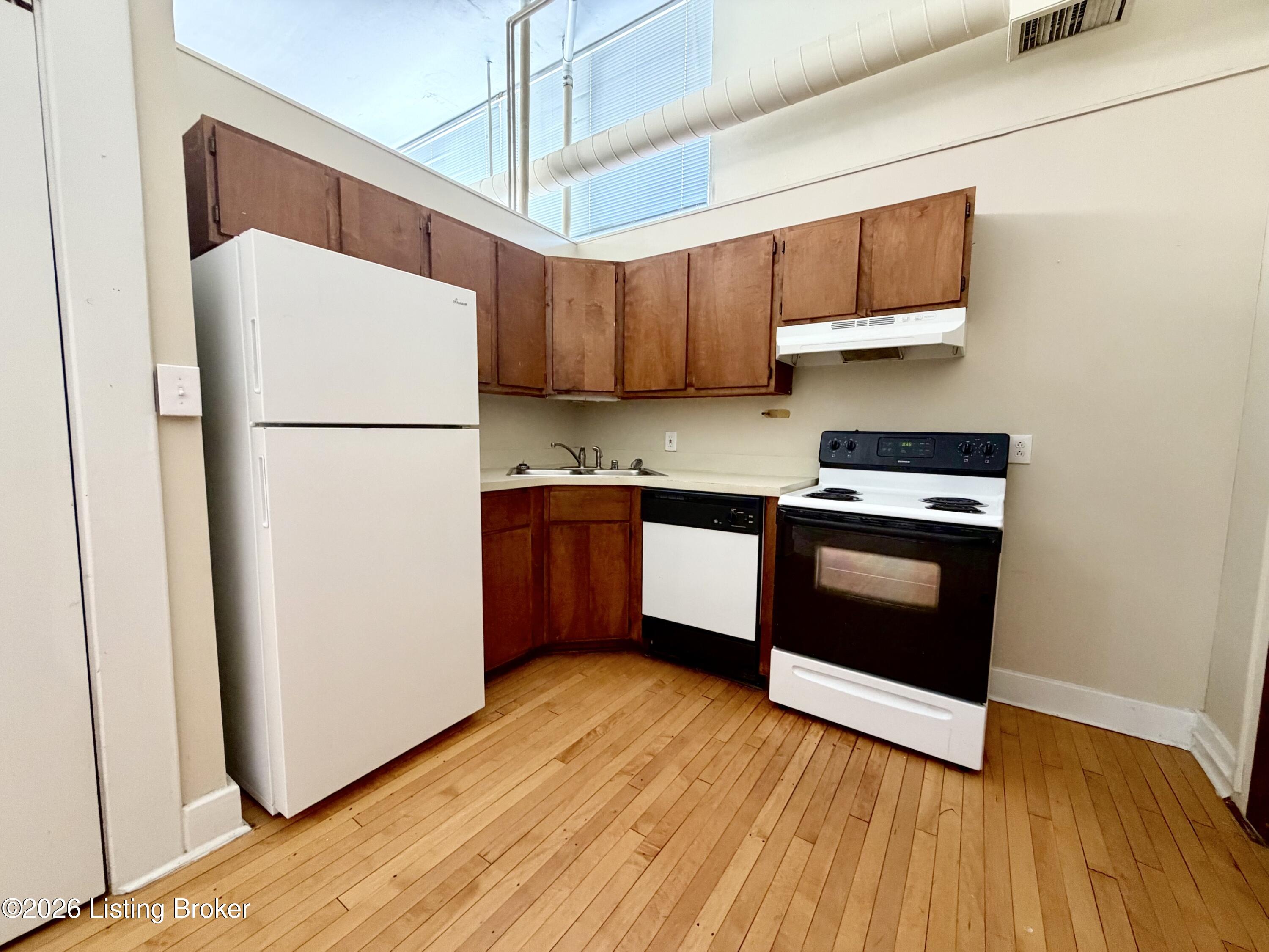 1516 Hepburn Ave 3 Property Photo 4